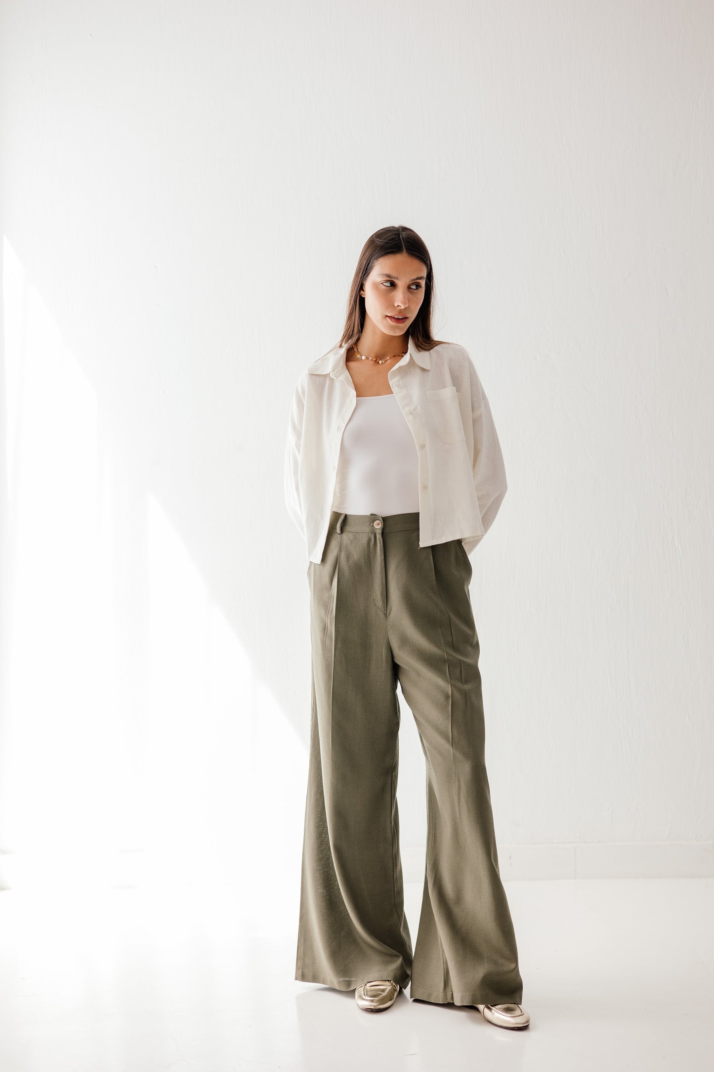 So charming linen pants in Olive