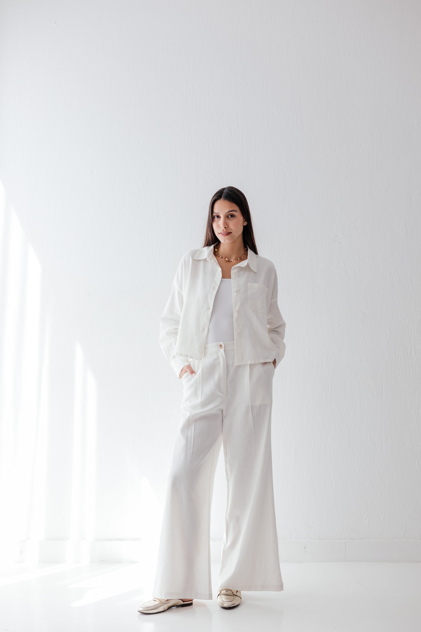 So charming linen pants in white