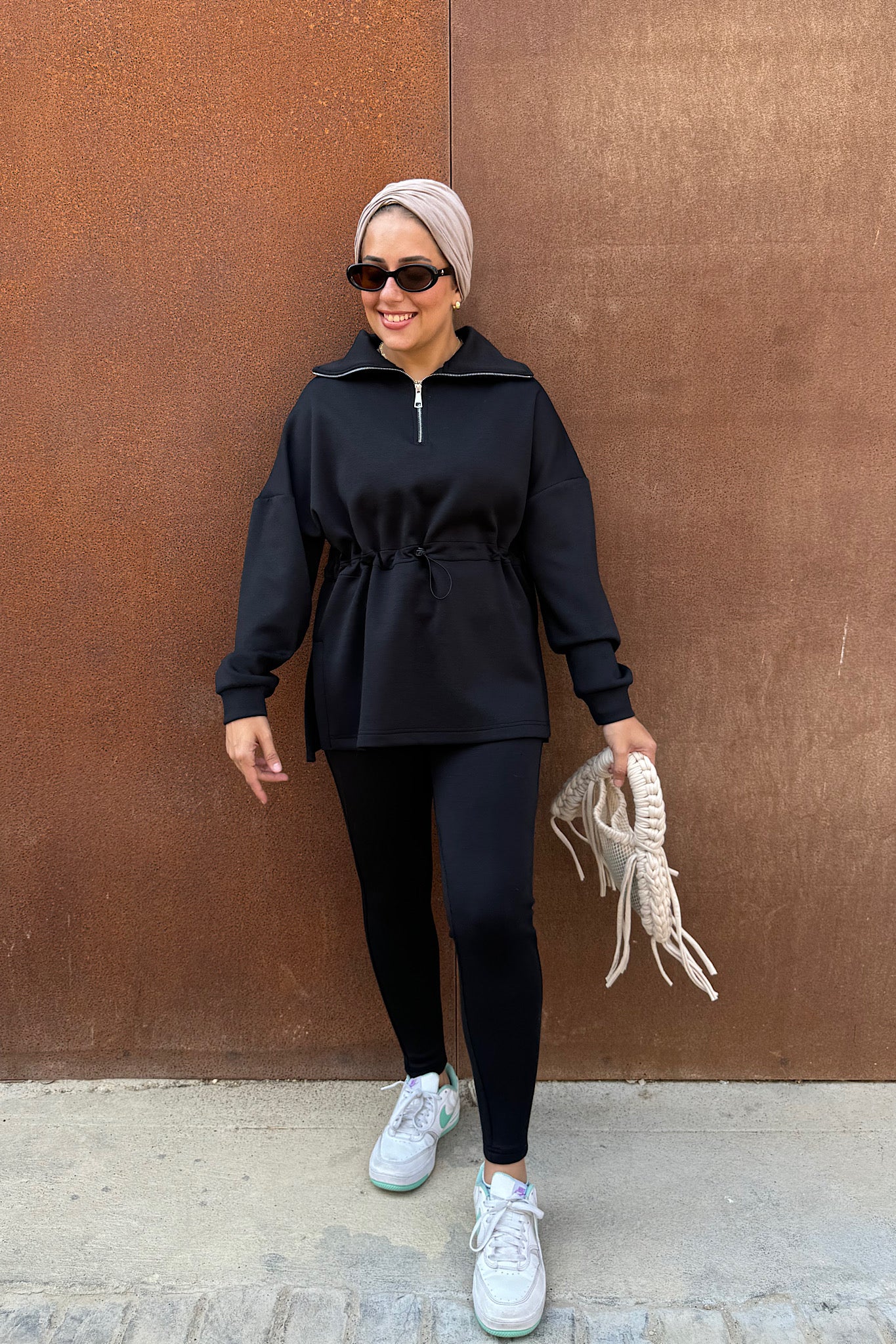The Leisure Set in Black