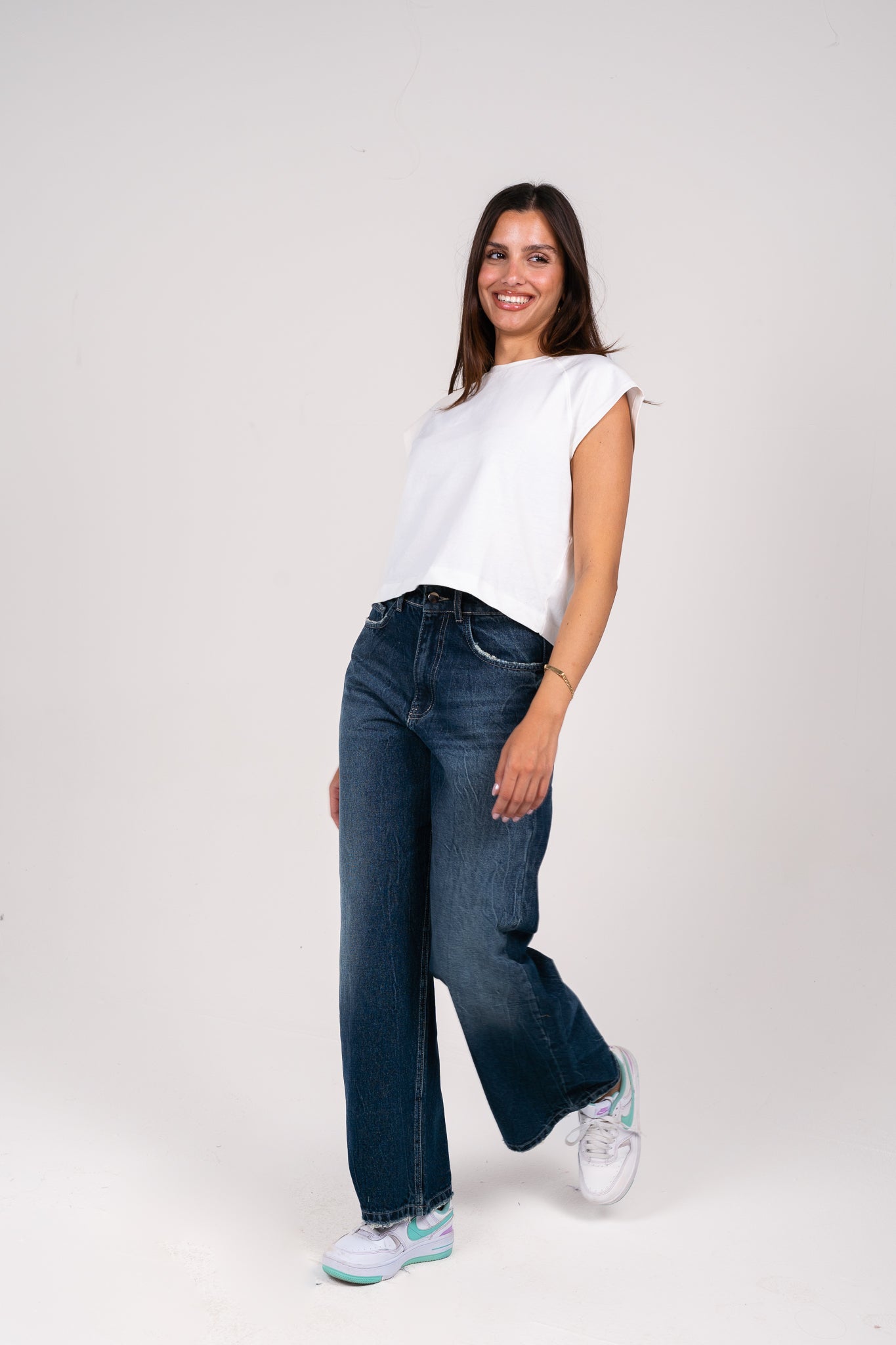 Mid-Rise straight leg denim pants