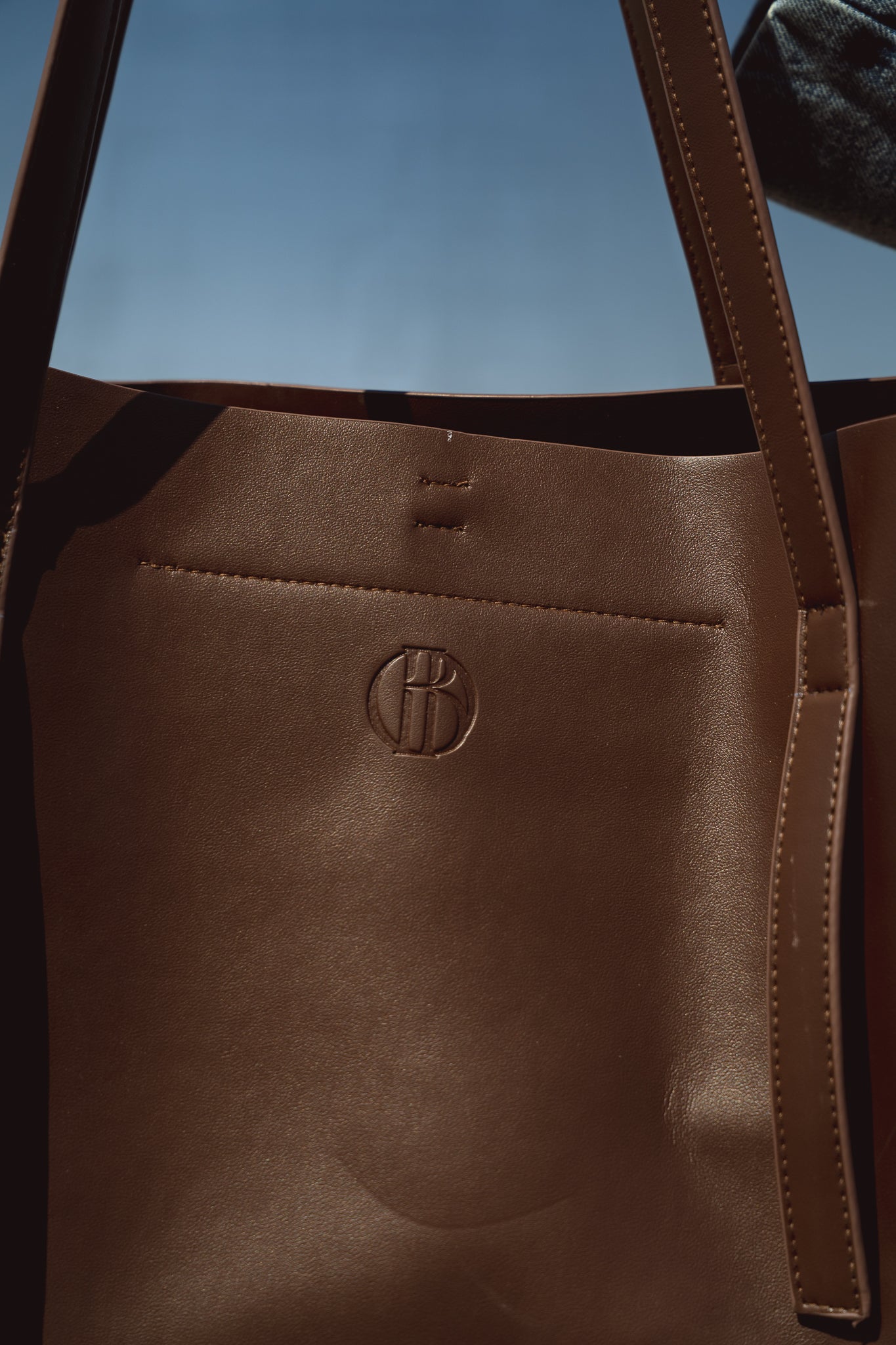 The all in Leather Bag in brown