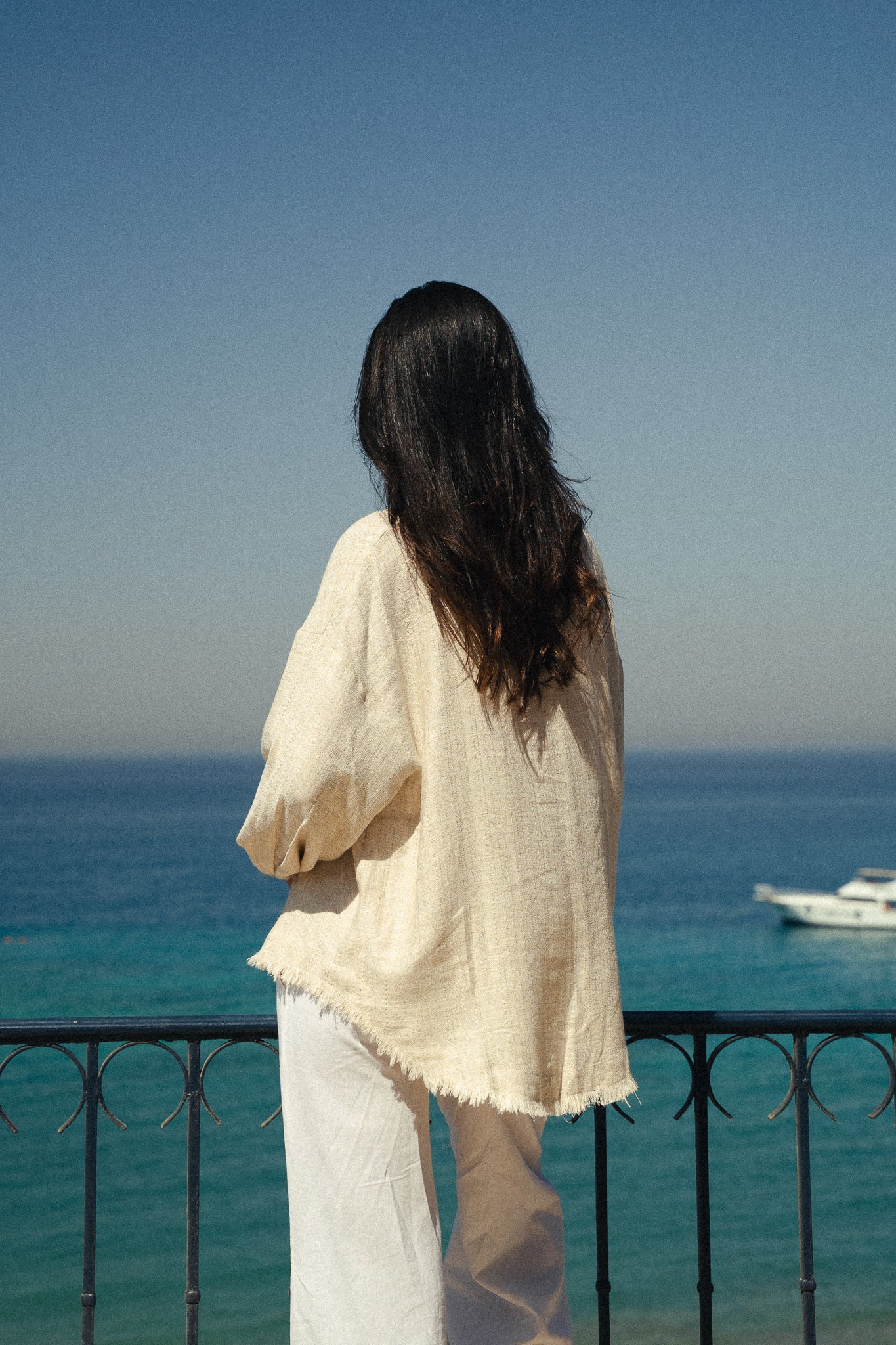 The Sparkly Fringes shirt in beige
