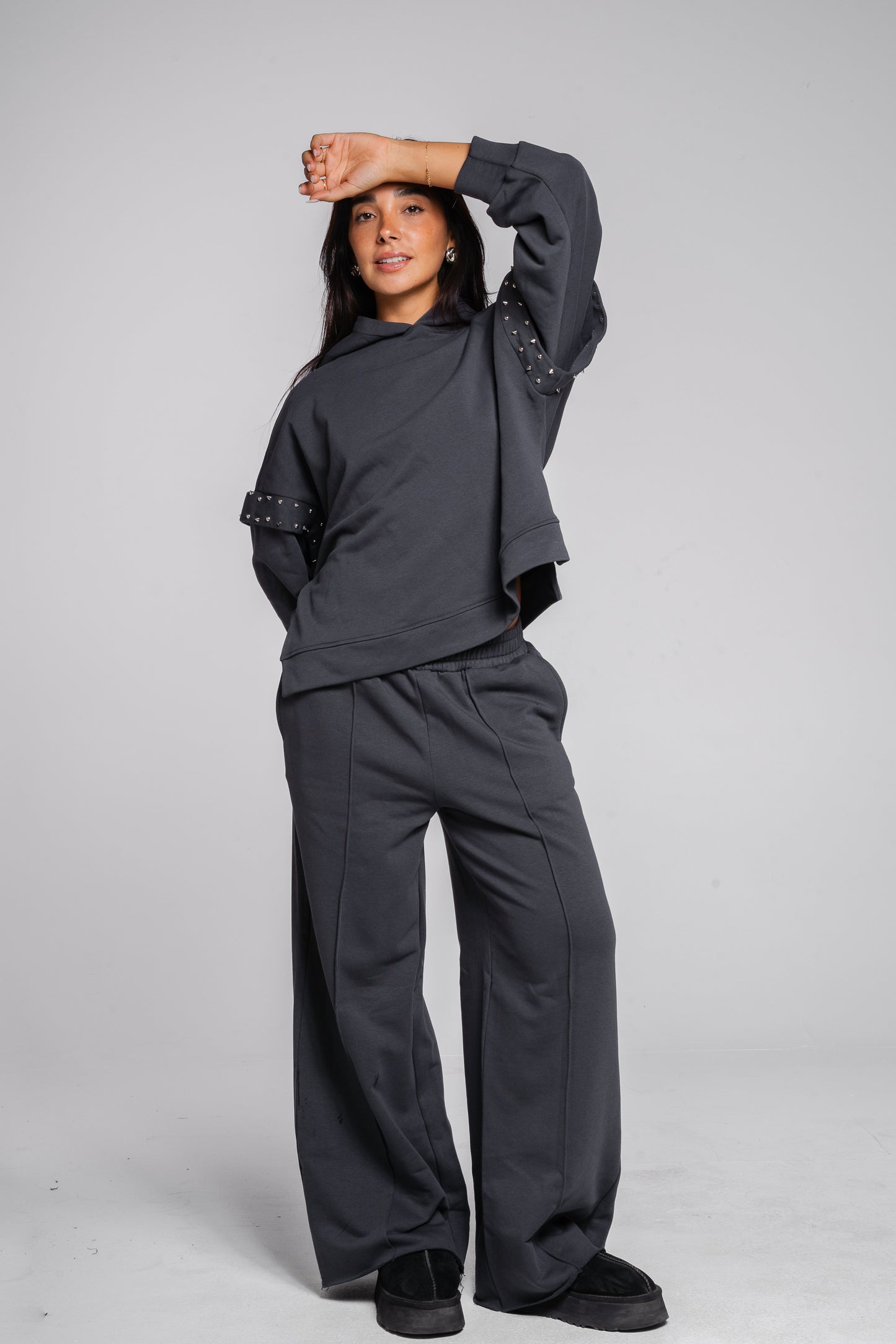 Studded Easy Set in Dark Grey