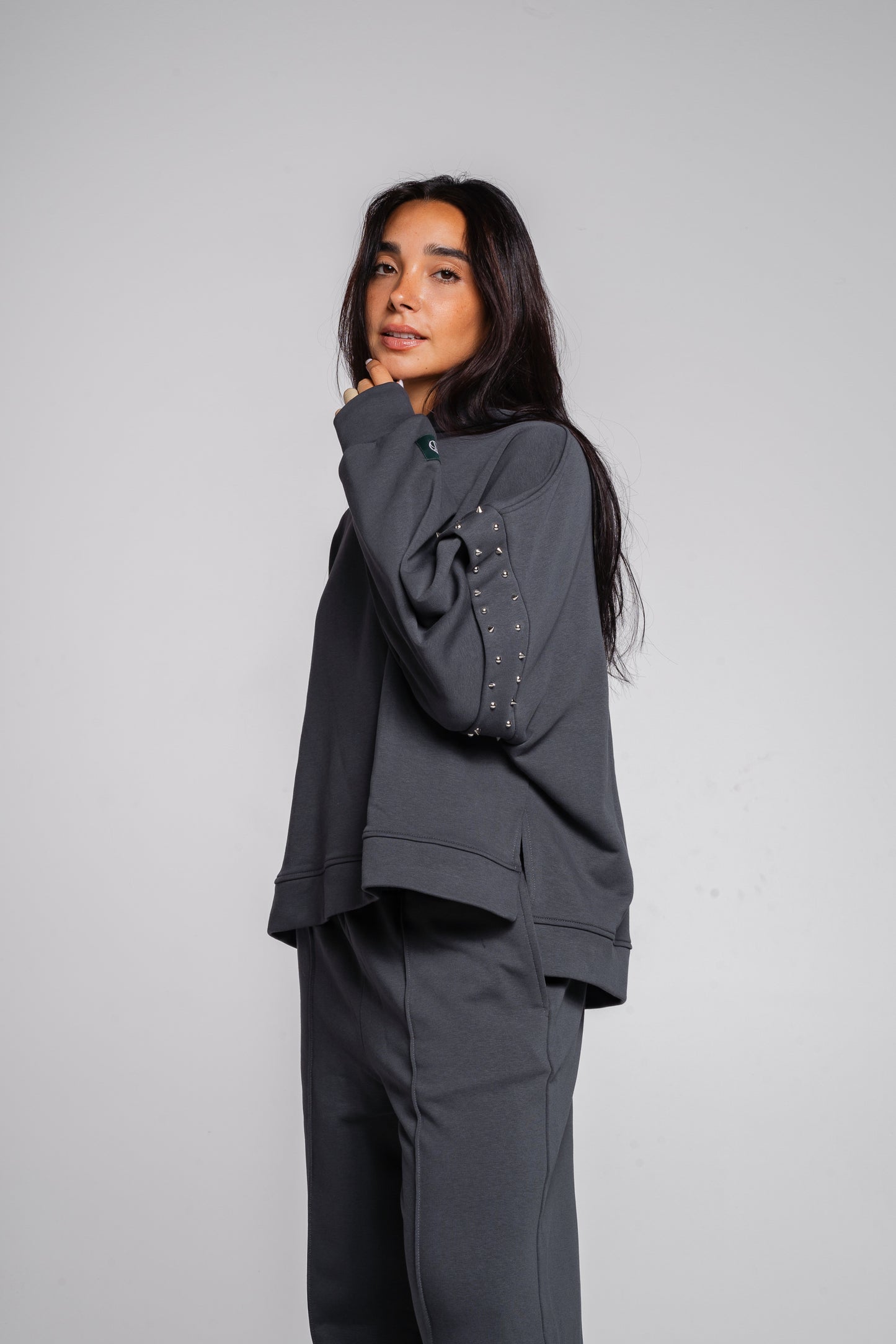 Studded Easy Set in Dark Grey