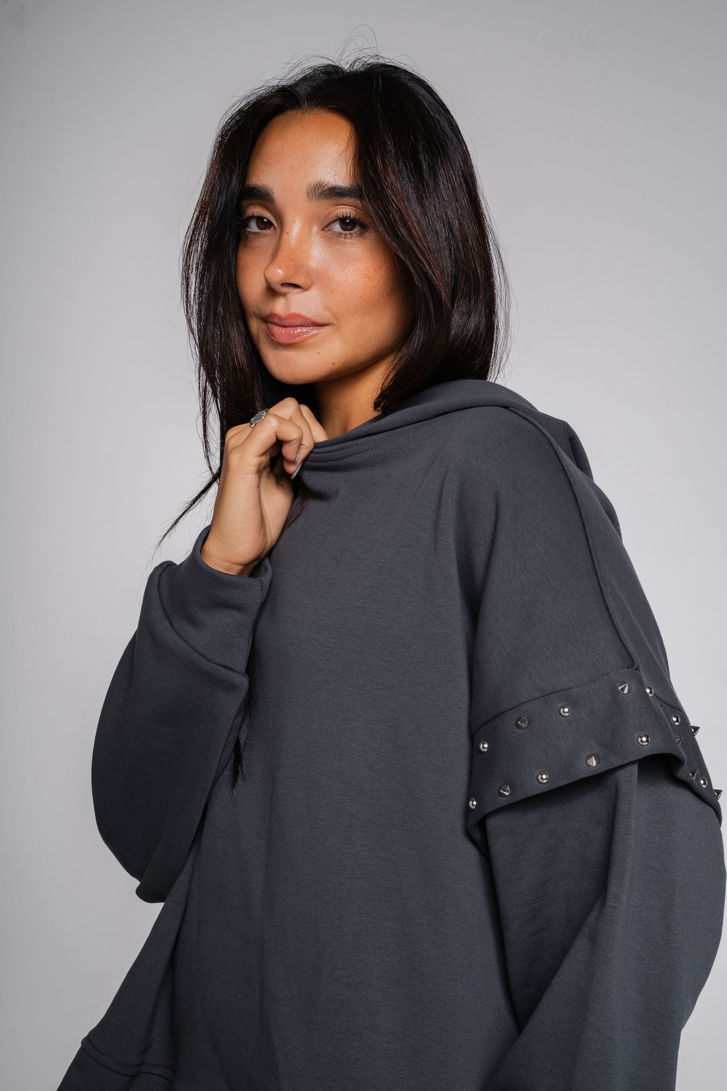 Studded Easy Set in Dark Grey