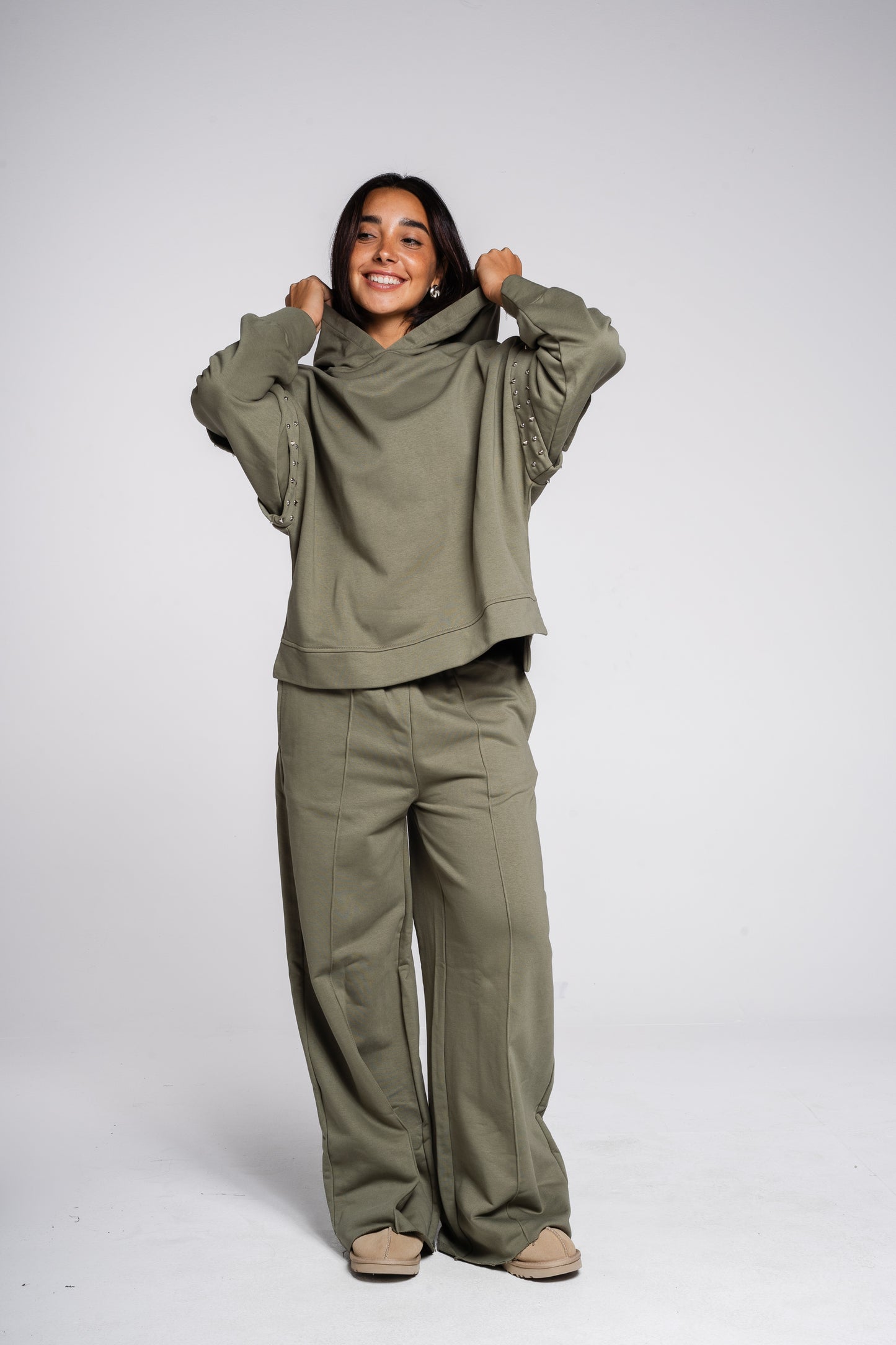 Studded Easy Set in Olive