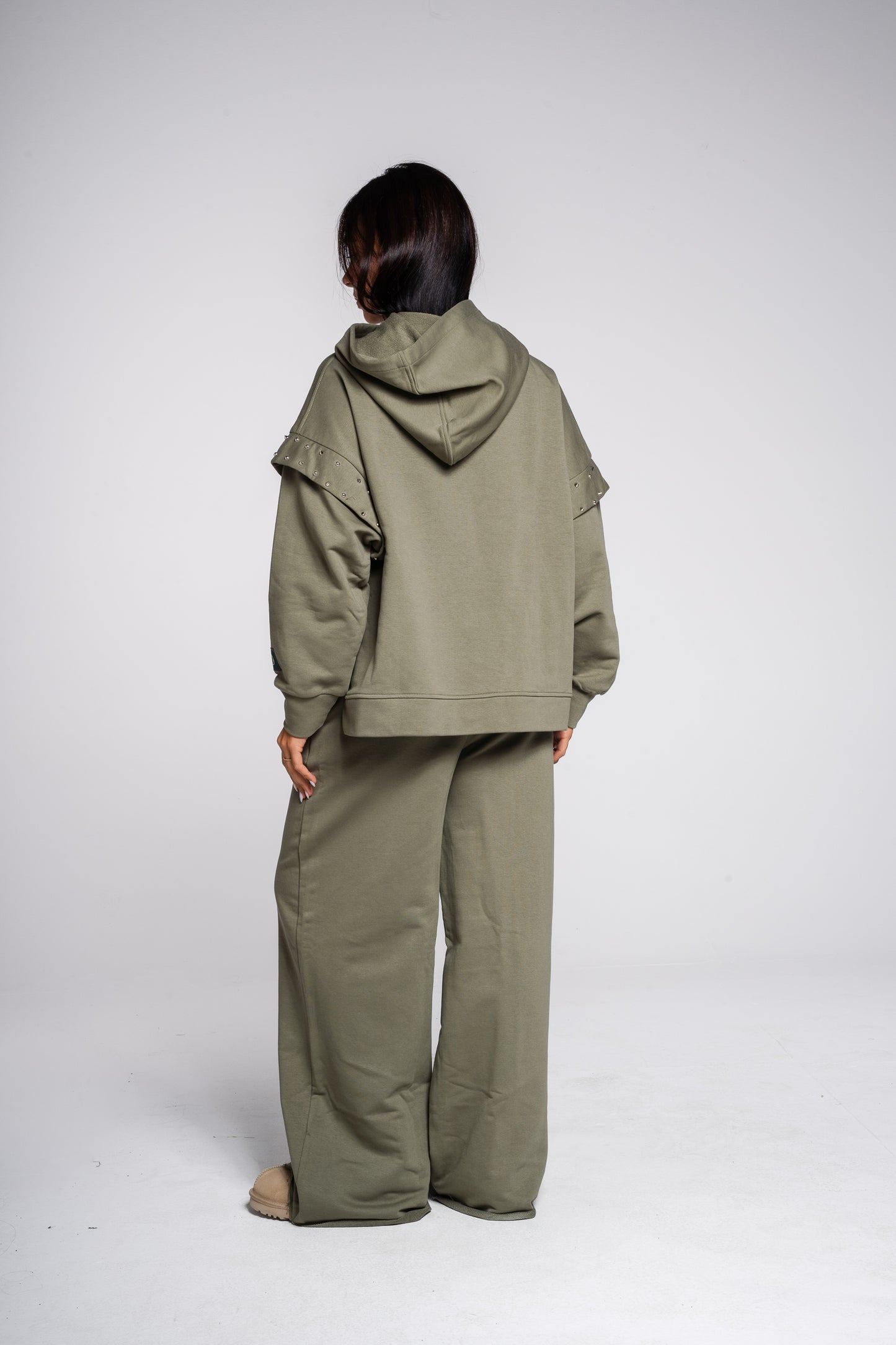 Studded Easy Set in Olive