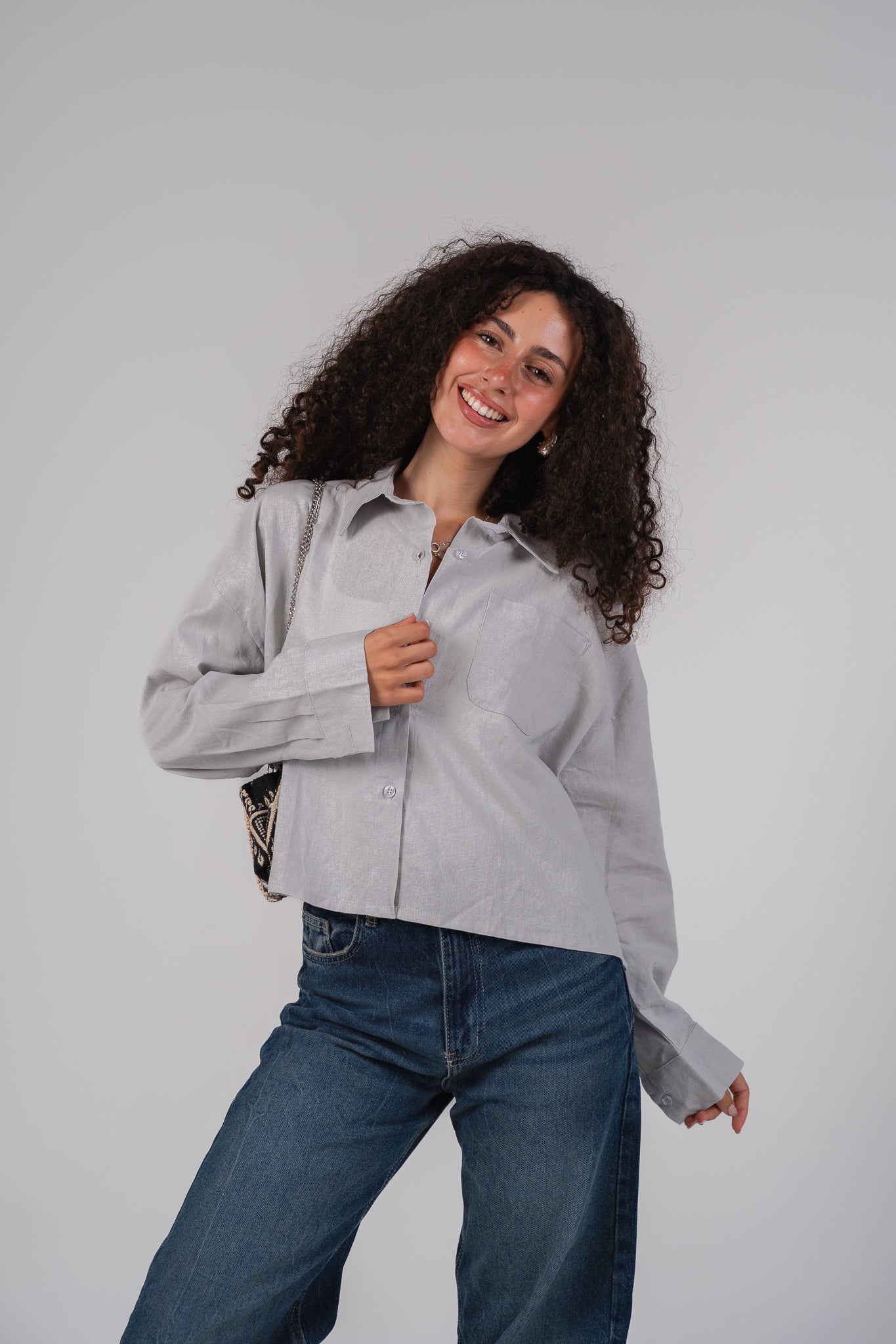 Cropped linen shirt in Grey