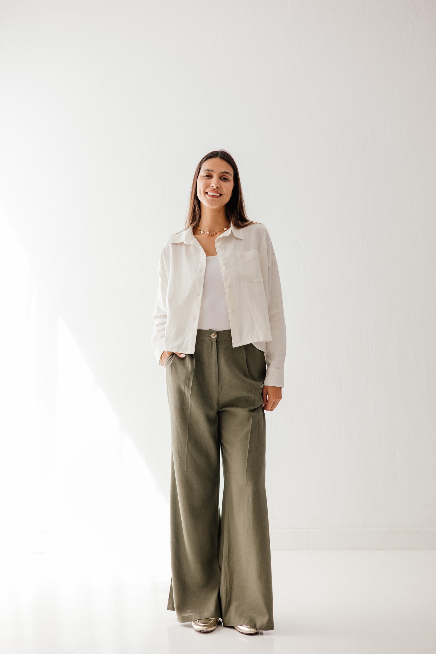 So charming linen pants in Olive