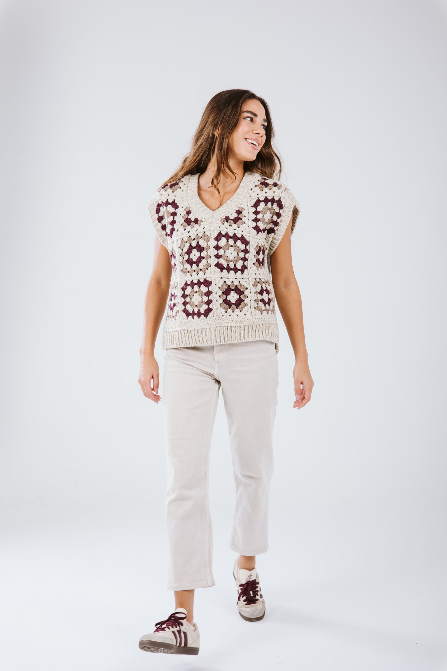 Knit vest in burgundy