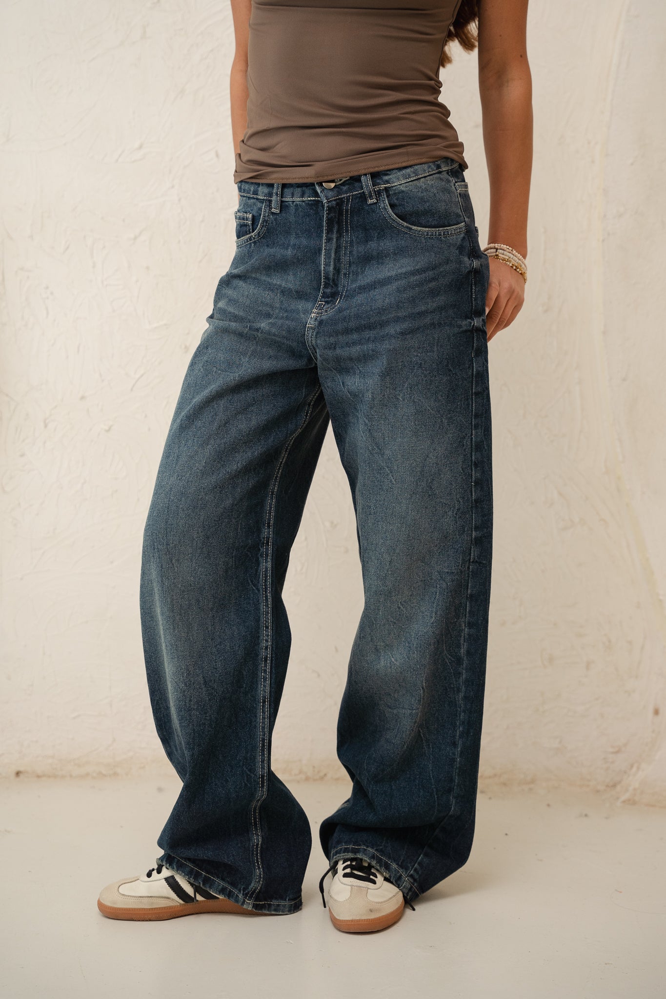 Mid-Rise straight leg denim pants