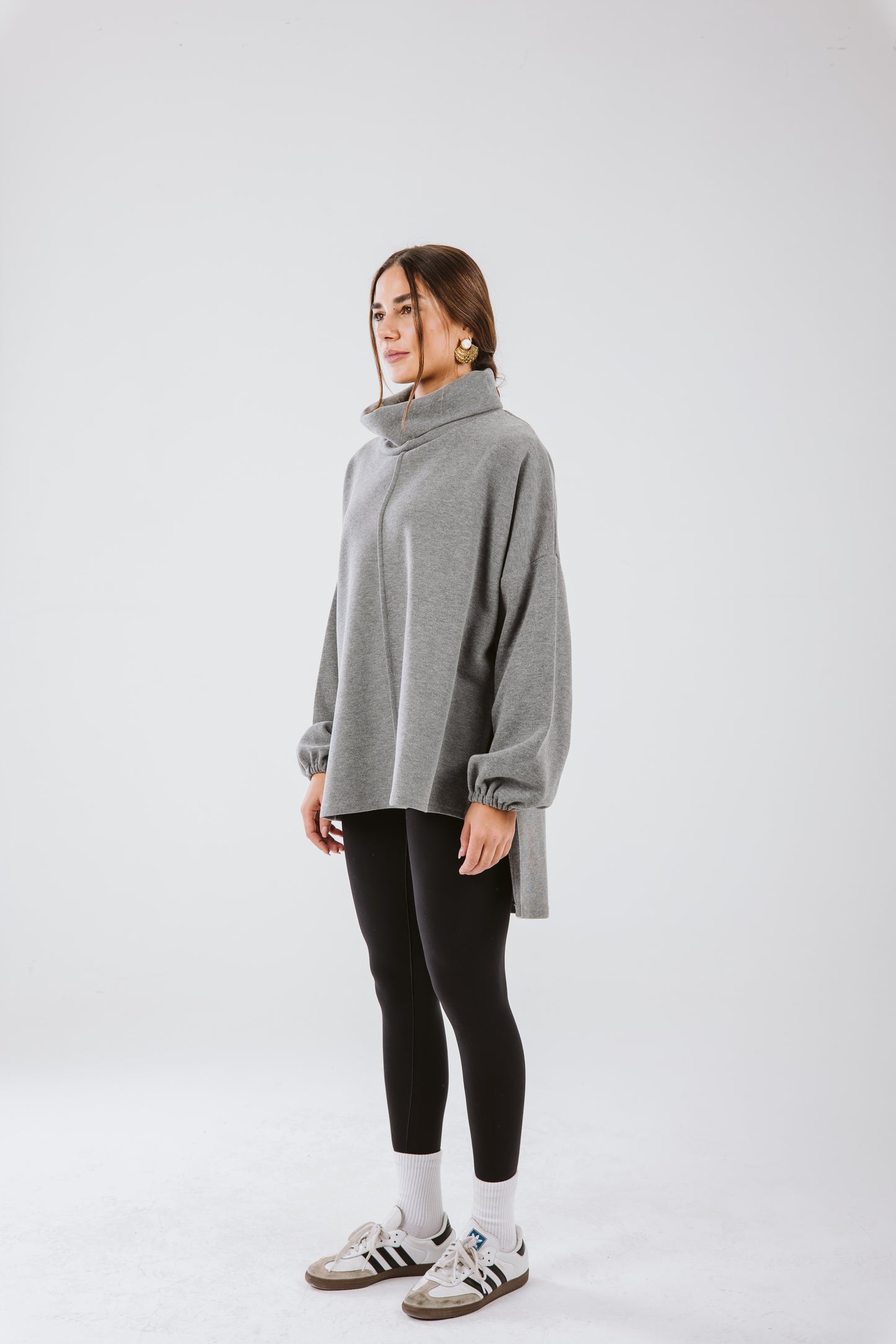 All I Need pullover in grey