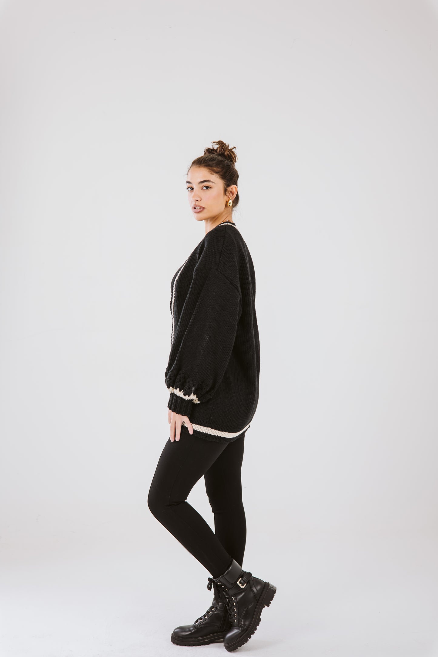 AURA cardigan in black