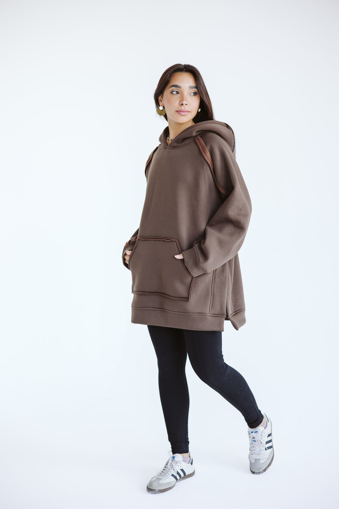 Essential hoodie in brown