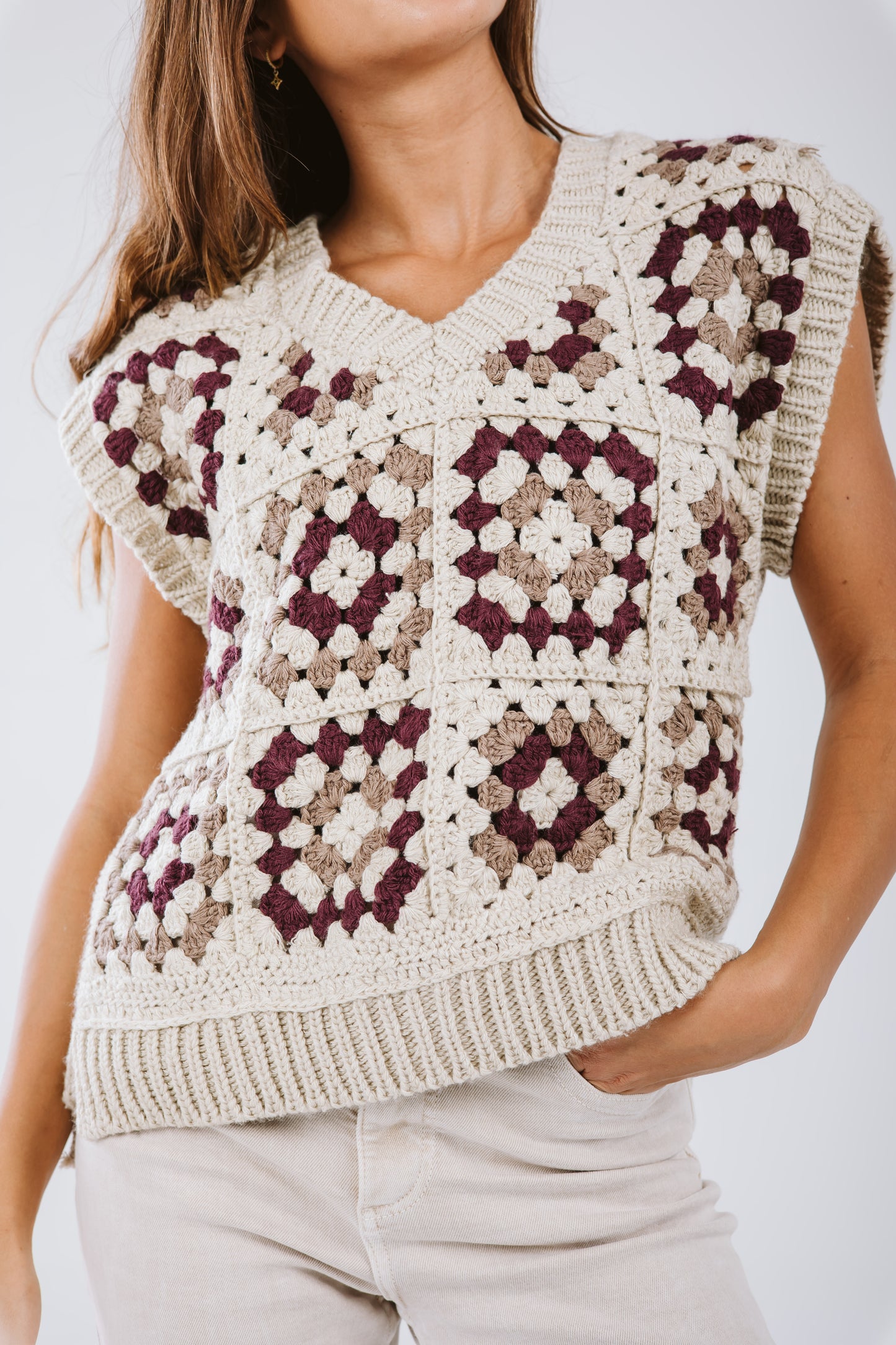 Knit vest in burgundy