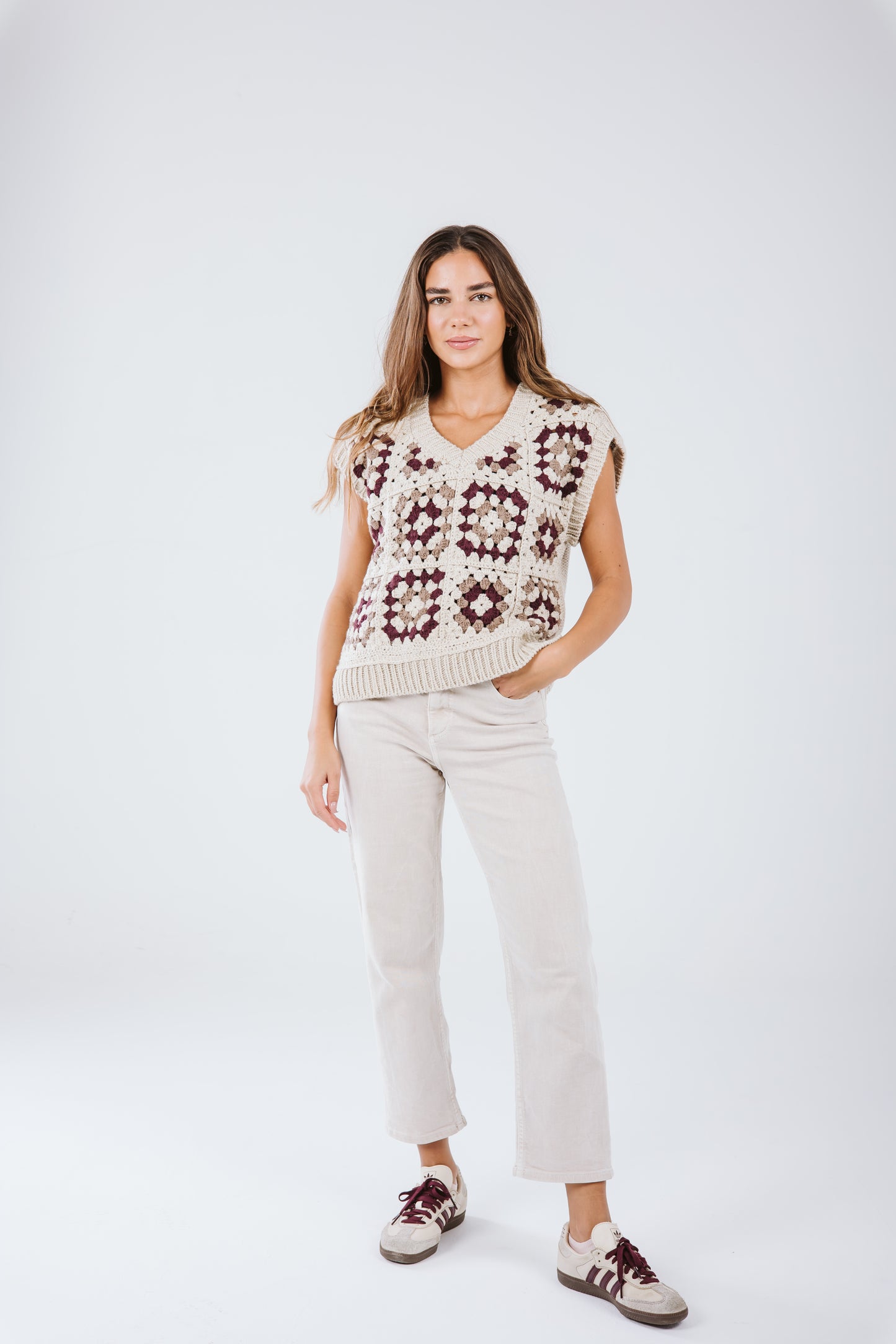 Knit vest in burgundy