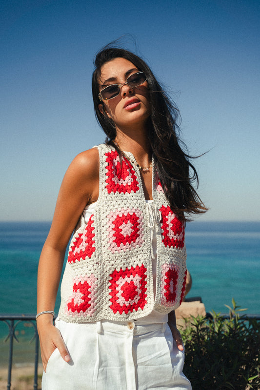 The Granny edit vest in Red