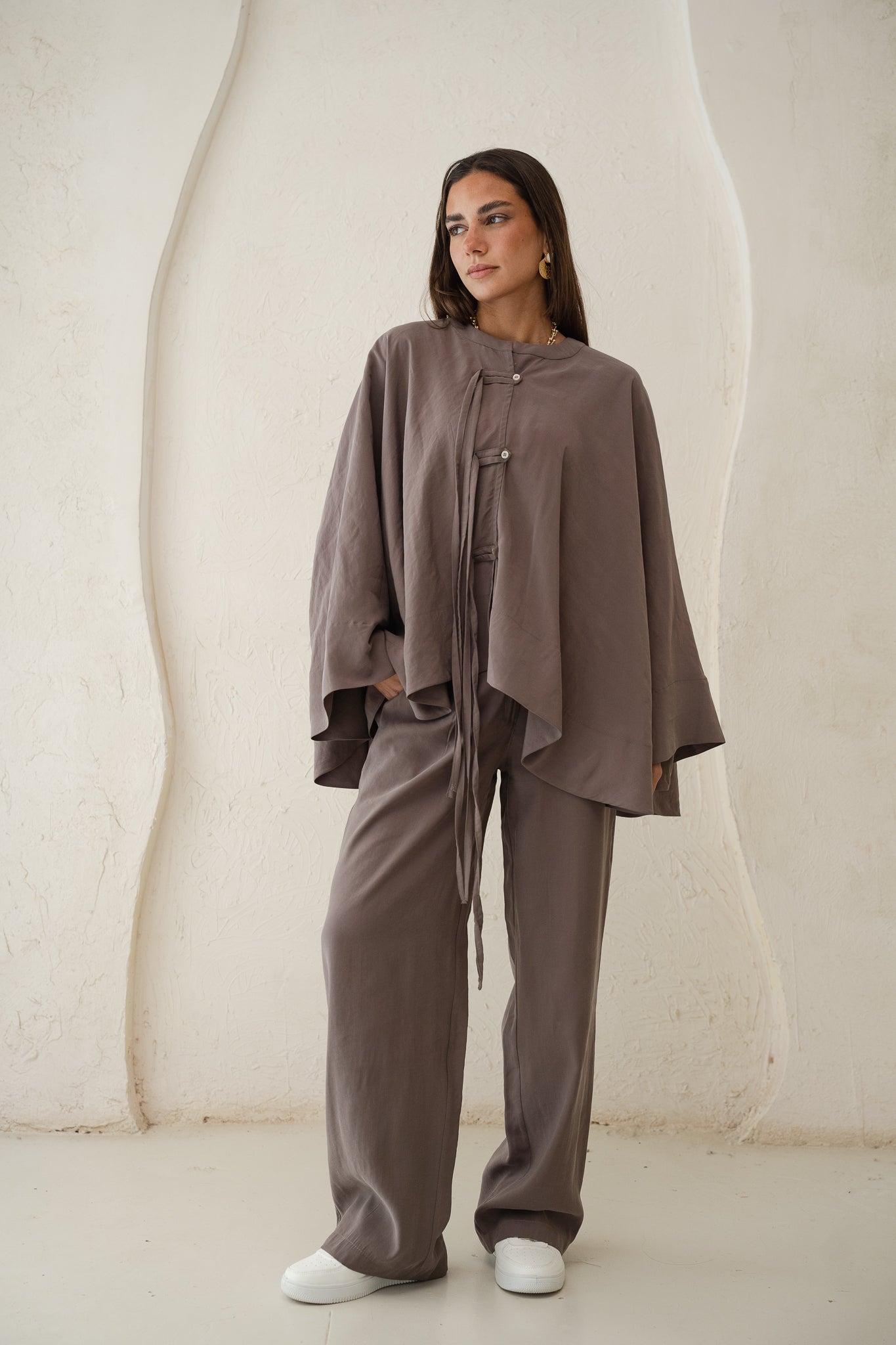 The Delicate Set in Taupe