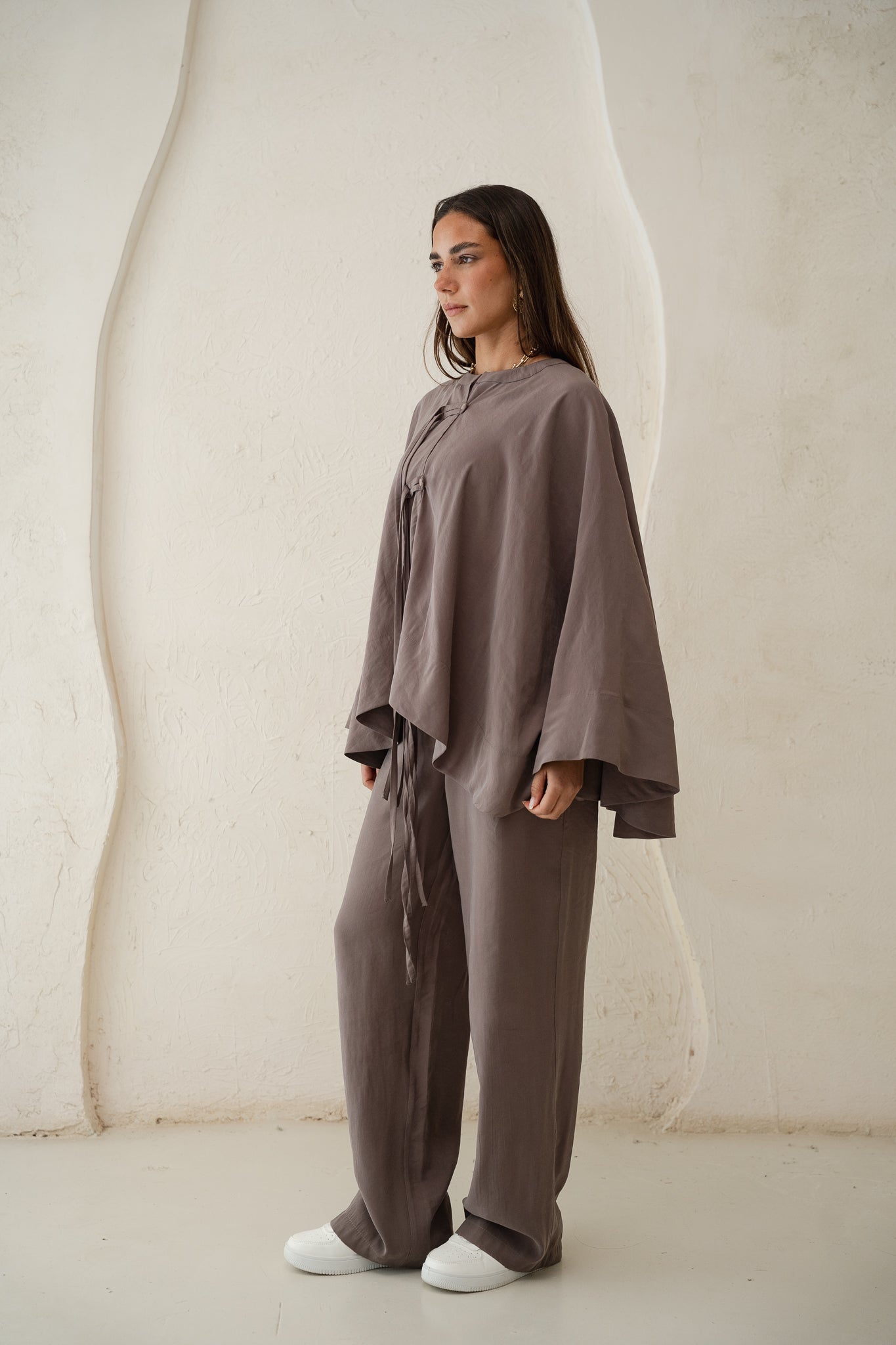 The Delicate Set in Taupe