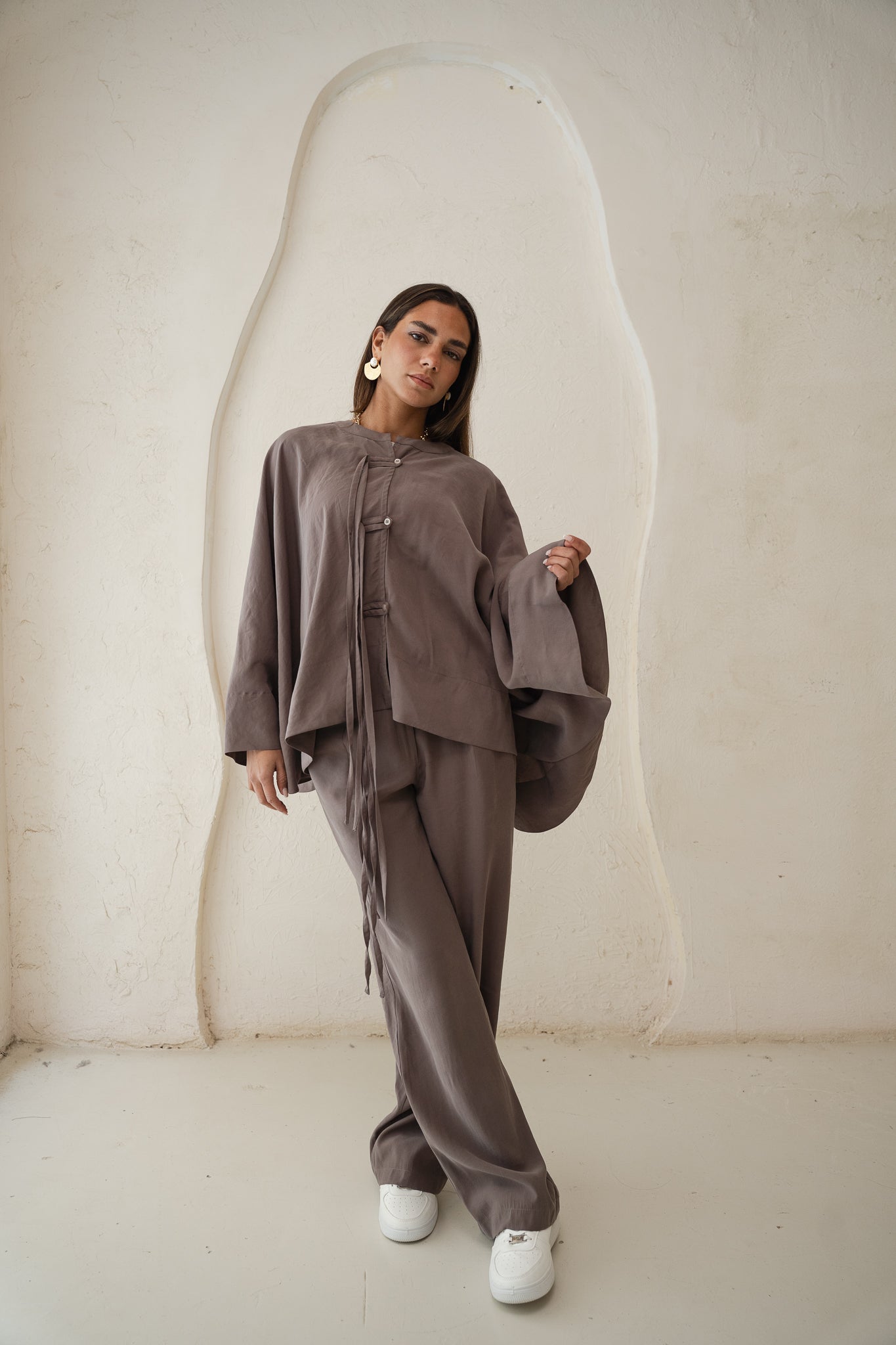 The Delicate Set in Taupe