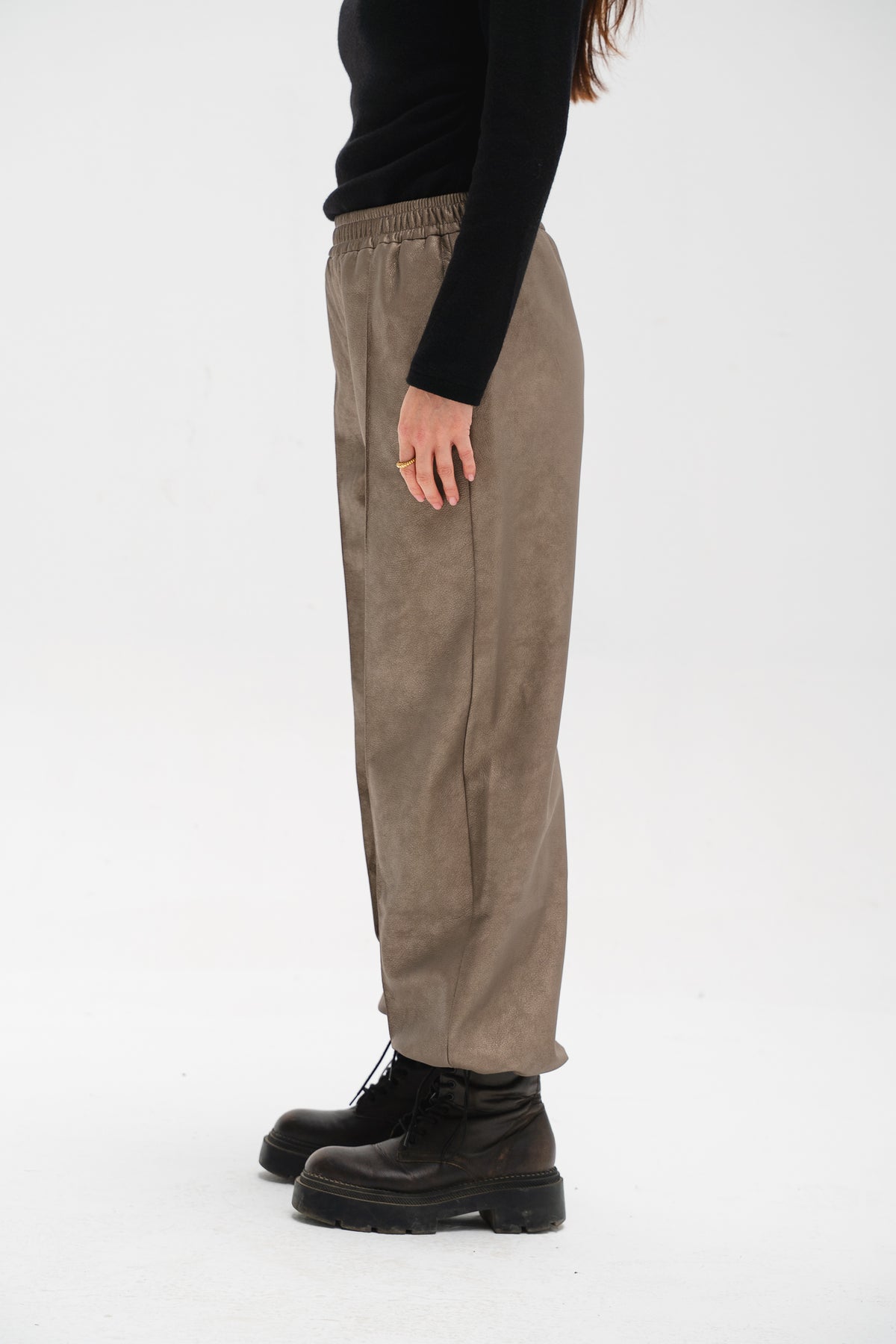 Balloon Leather Pants in Gold