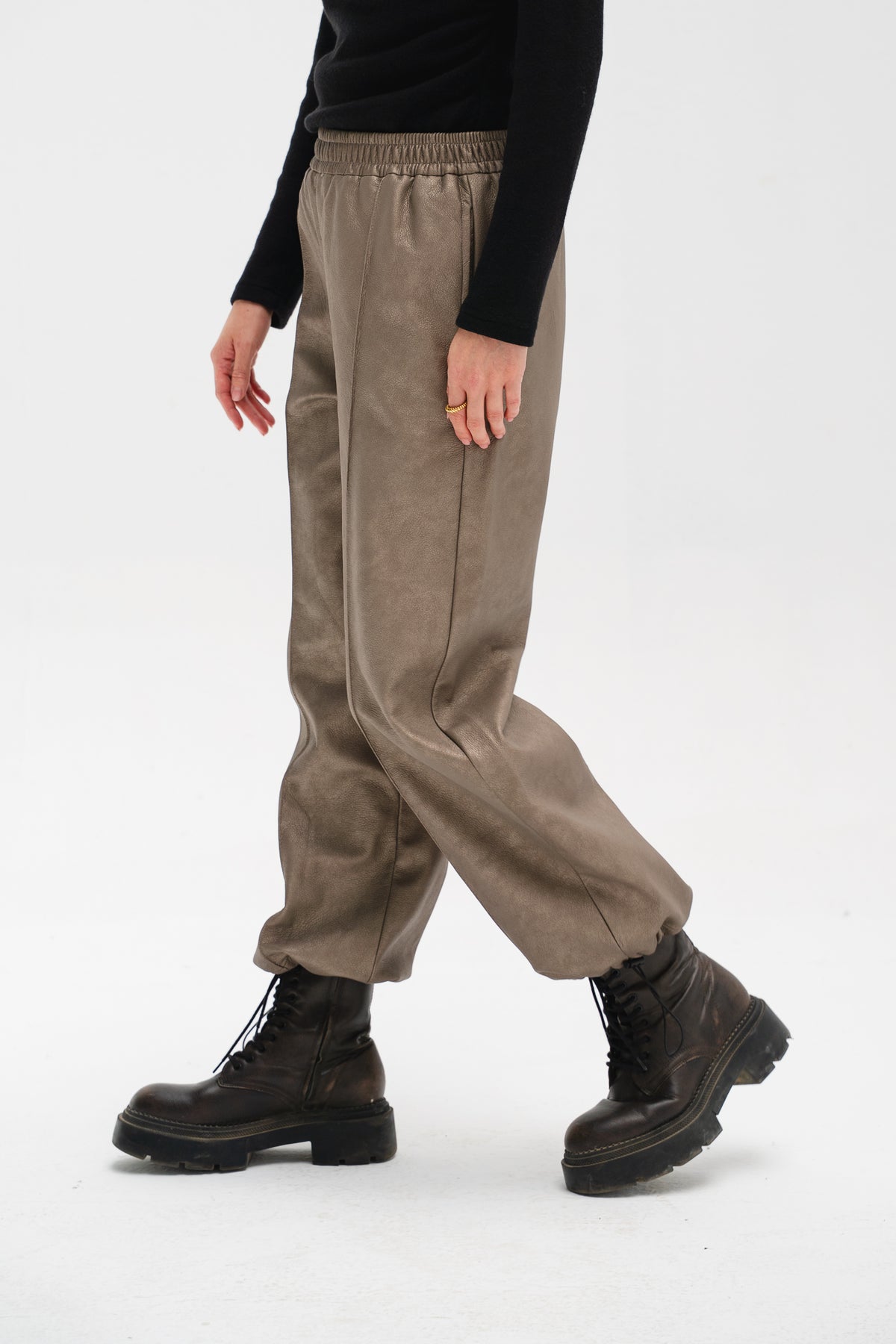 Balloon Leather Pants in Gold