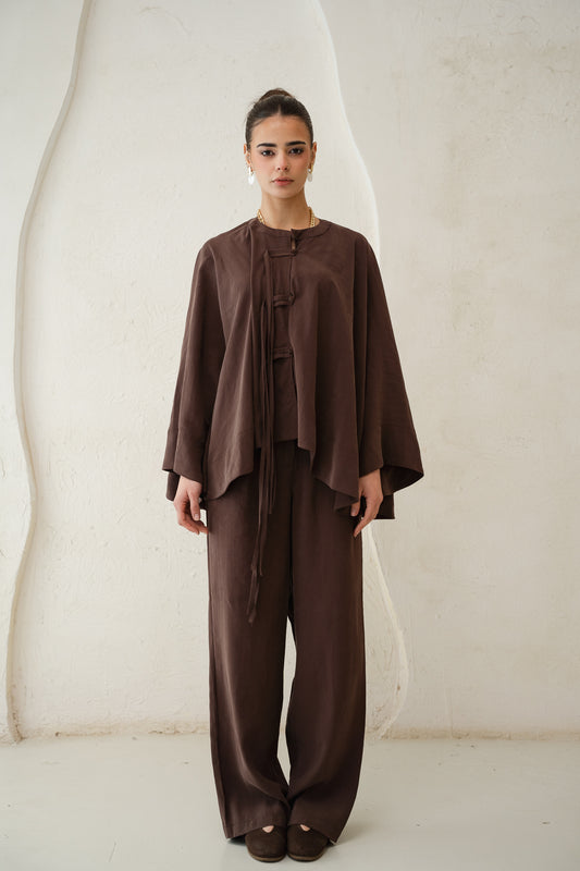 The Delicate Set in Brown