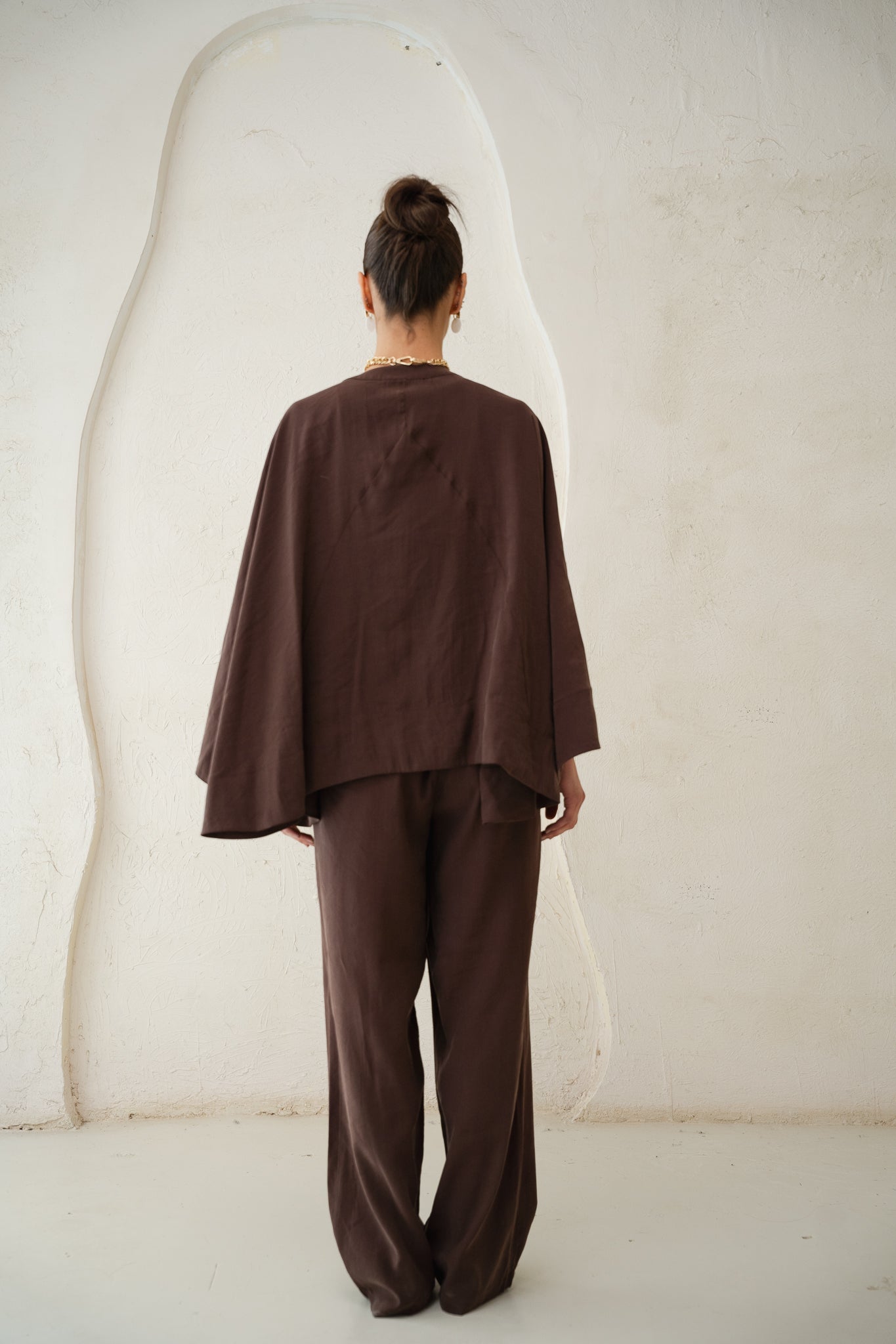The Delicate Set in Brown