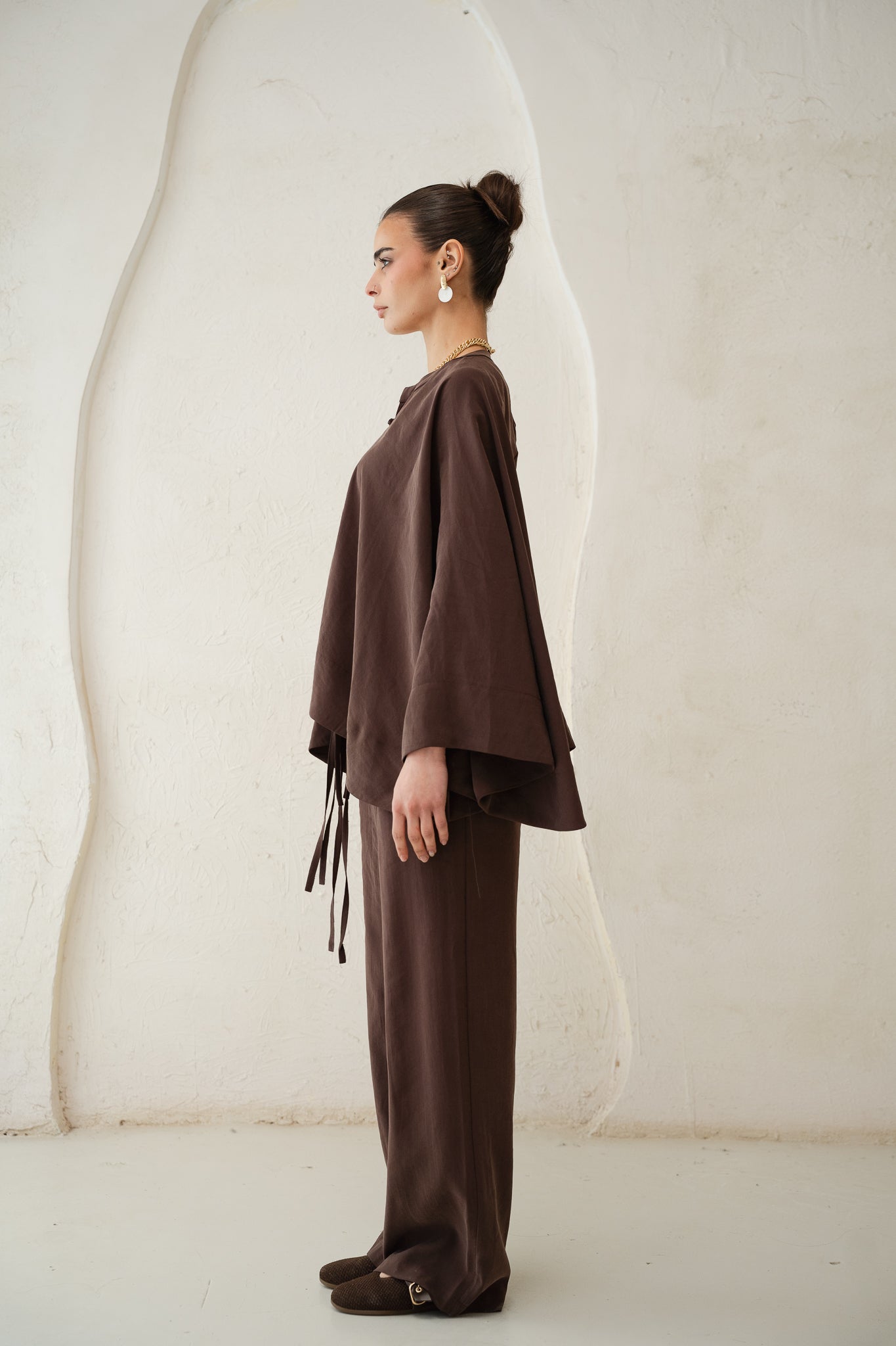 The Delicate Set in Brown