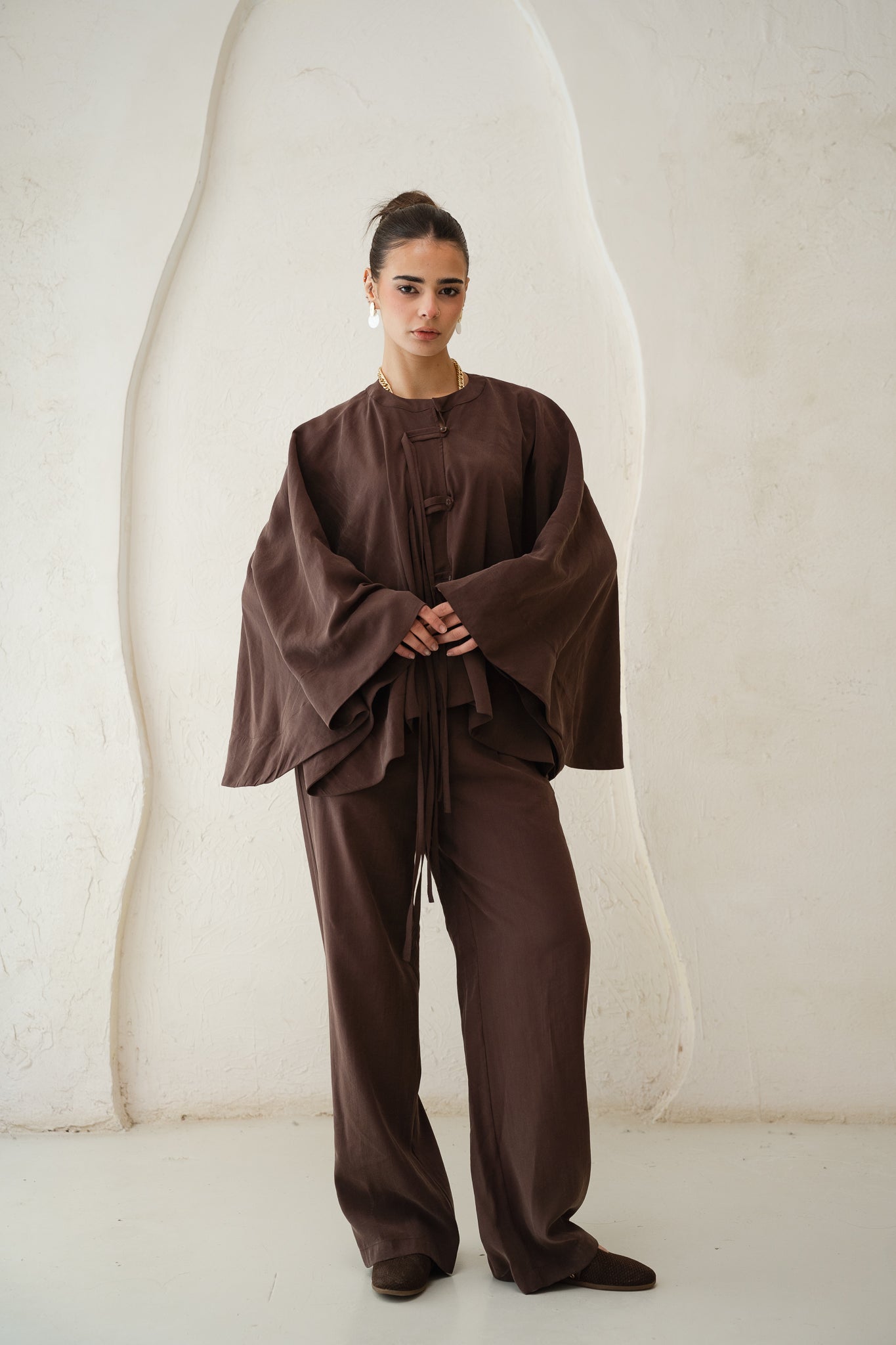 The Delicate Set in Brown