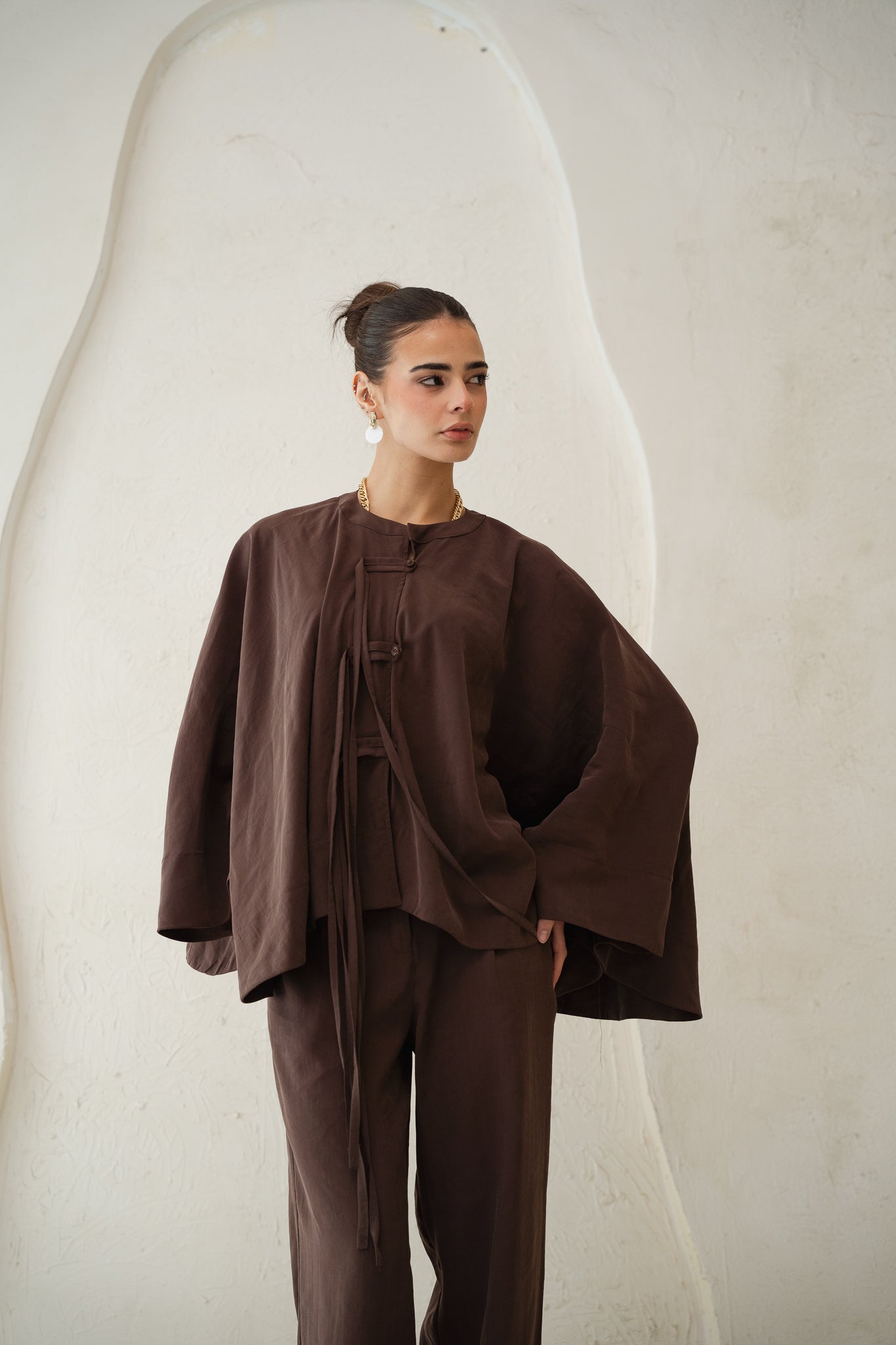The Delicate Set in Brown