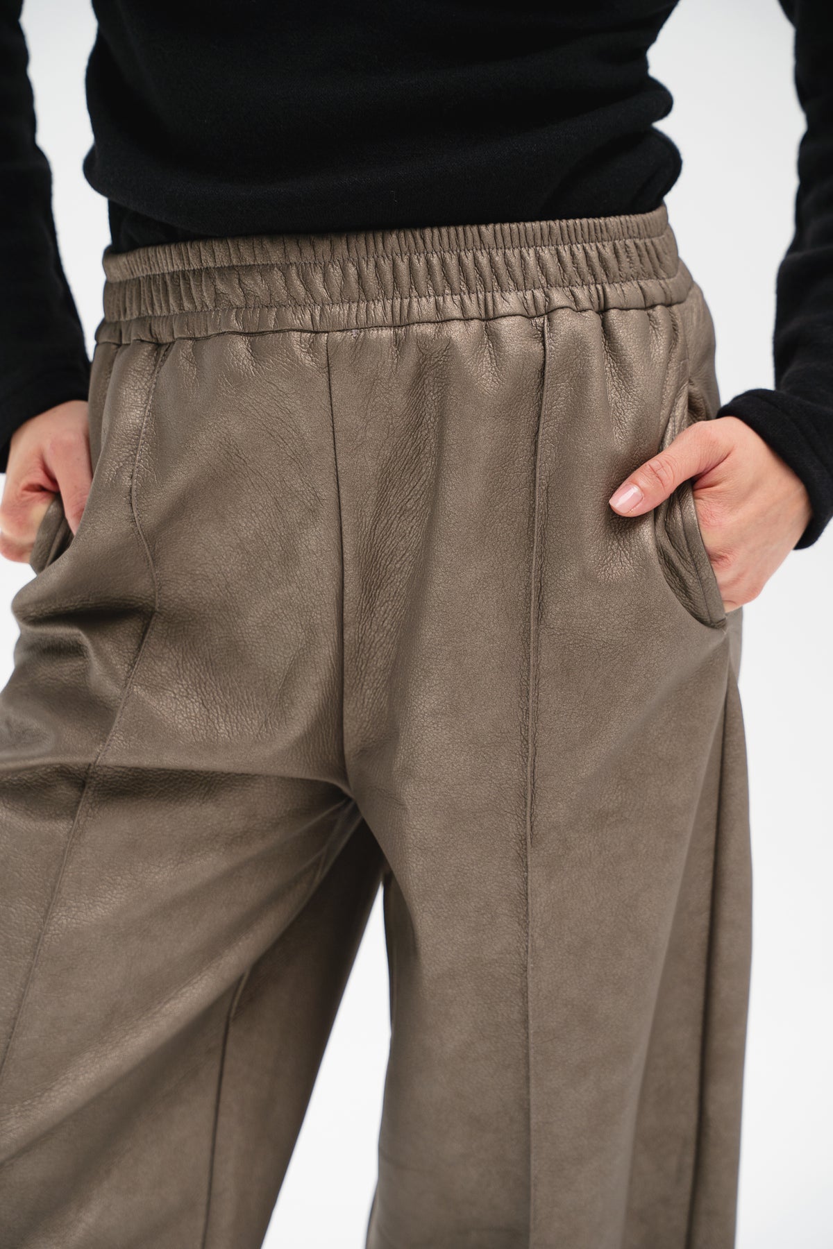 Balloon Leather Pants in Gold
