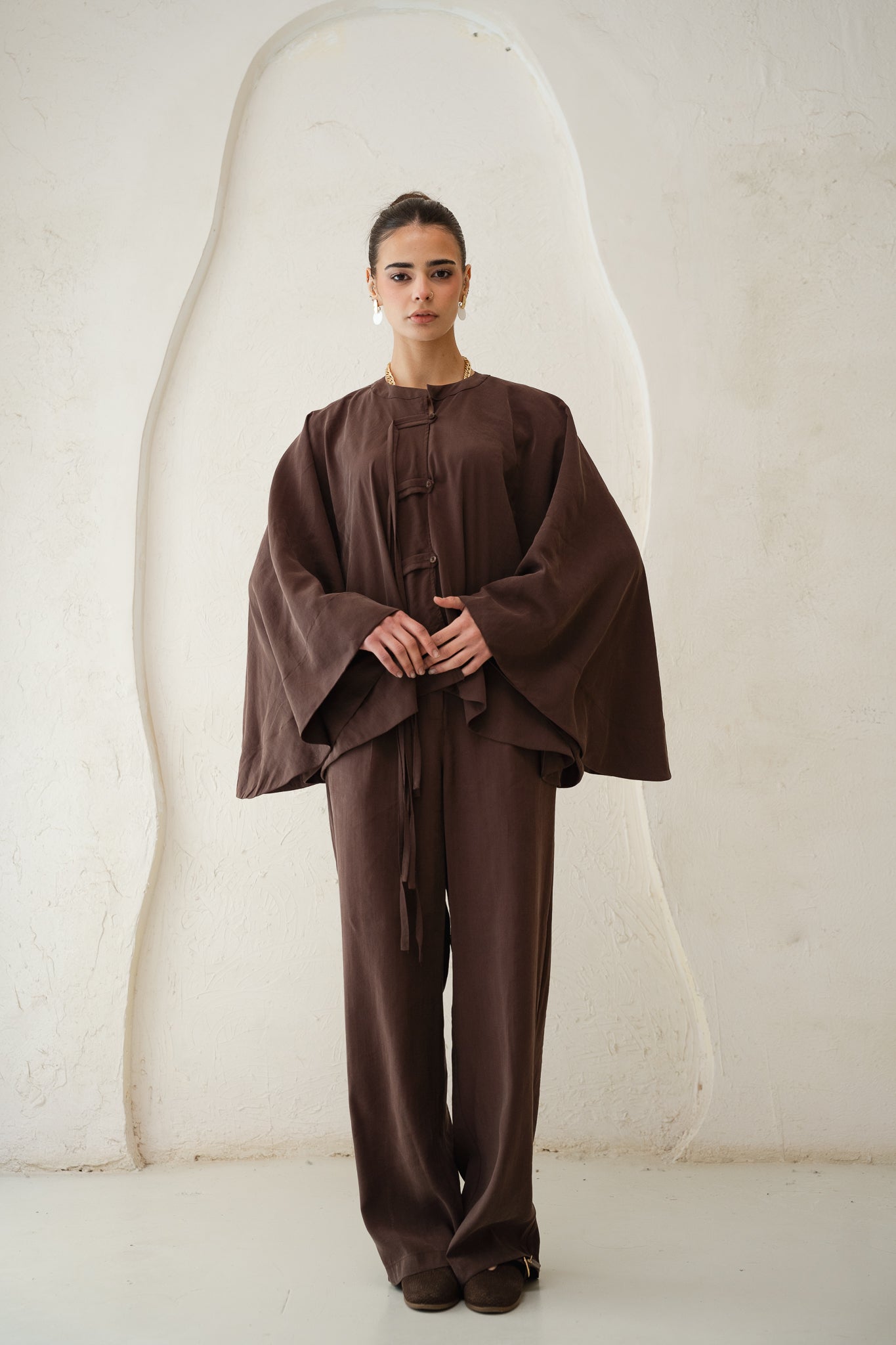 The Delicate Set in Brown