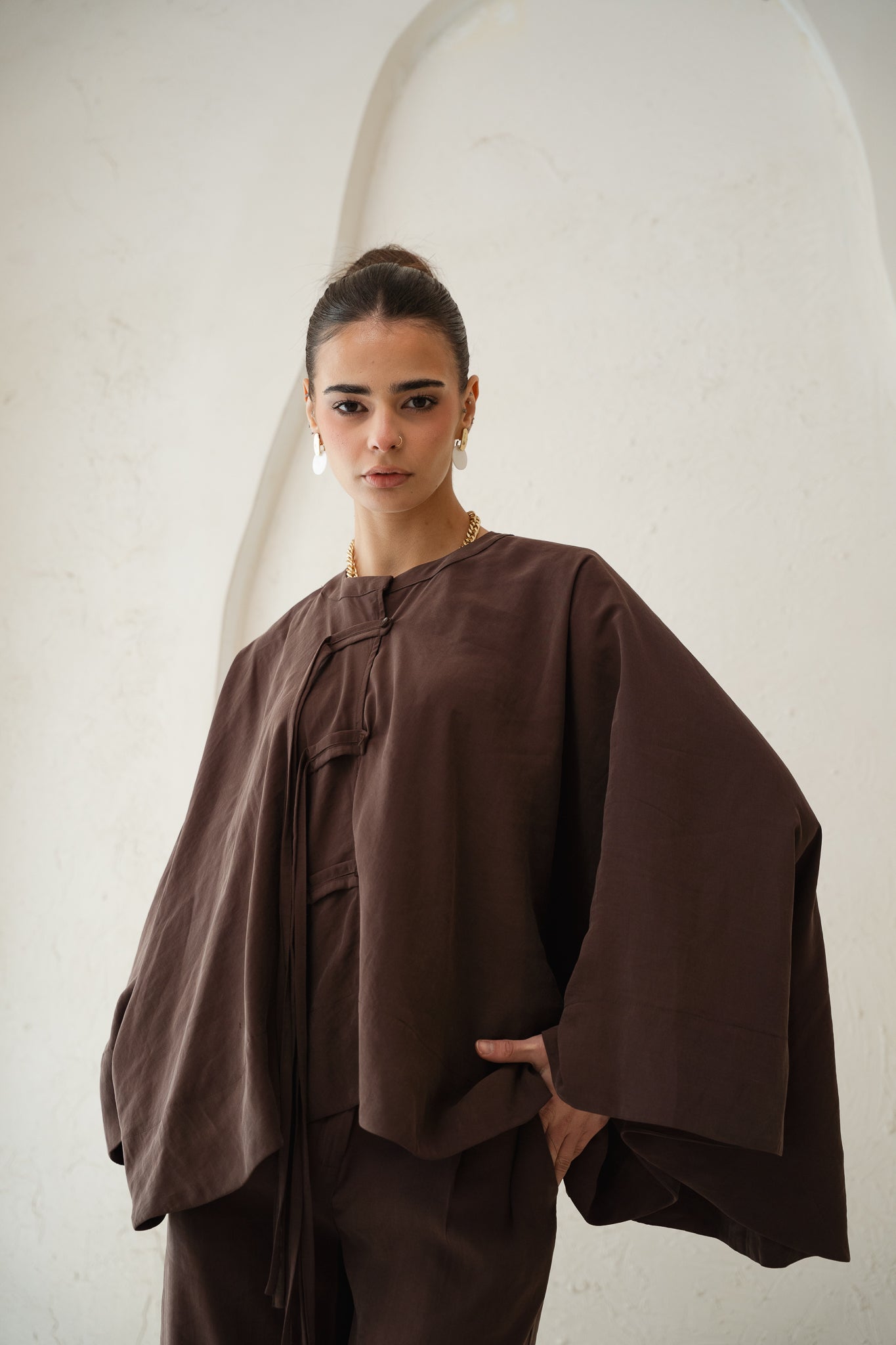 The Delicate Set in Brown