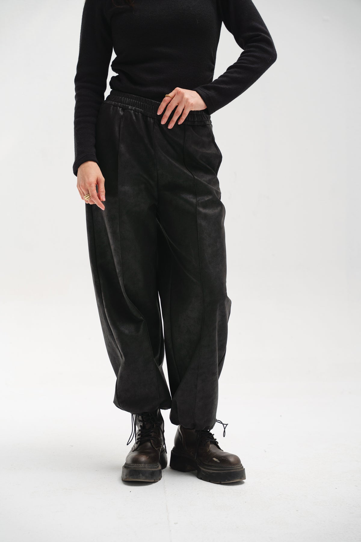Balloon Leather Pants in Black