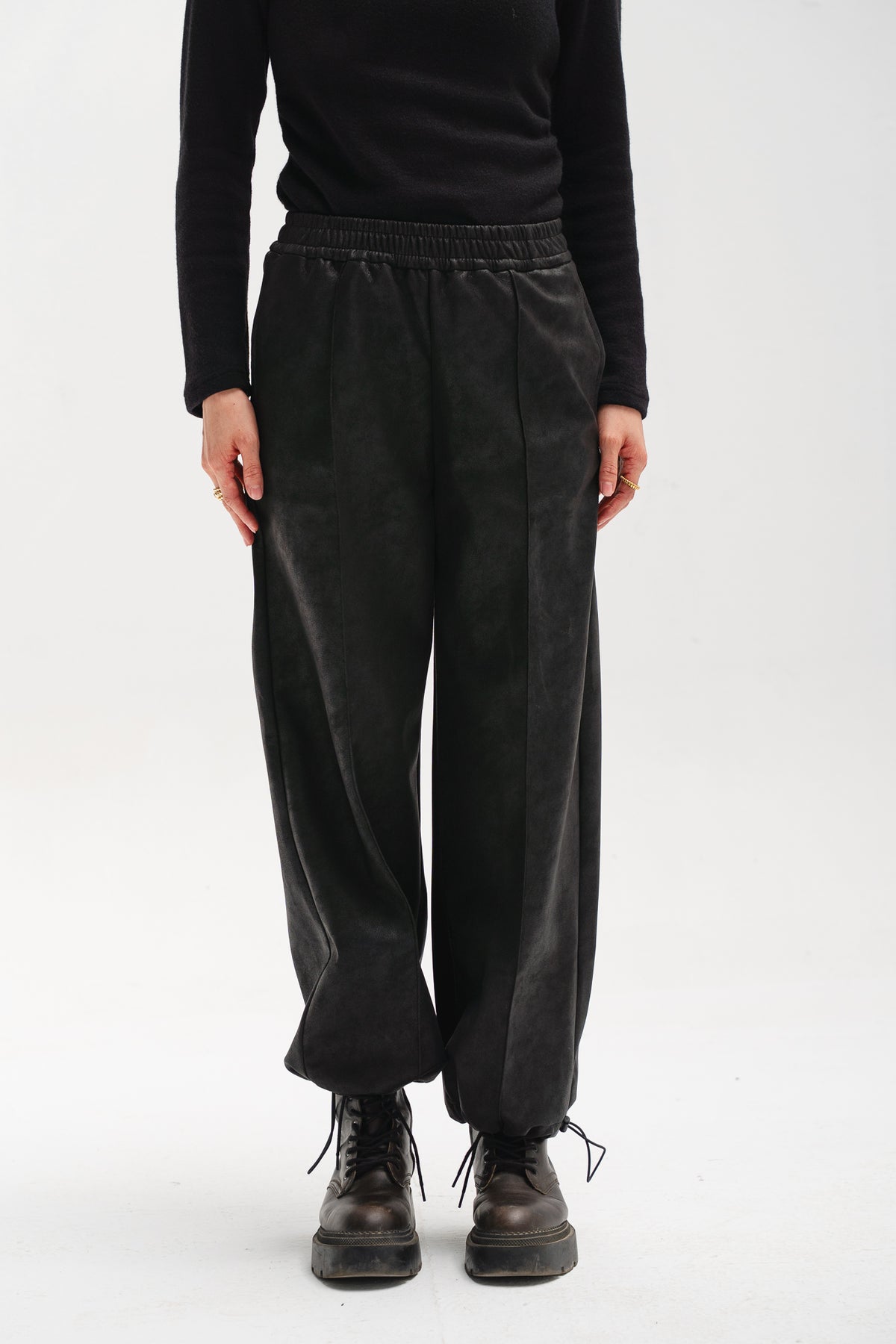 Balloon Leather Pants in Black