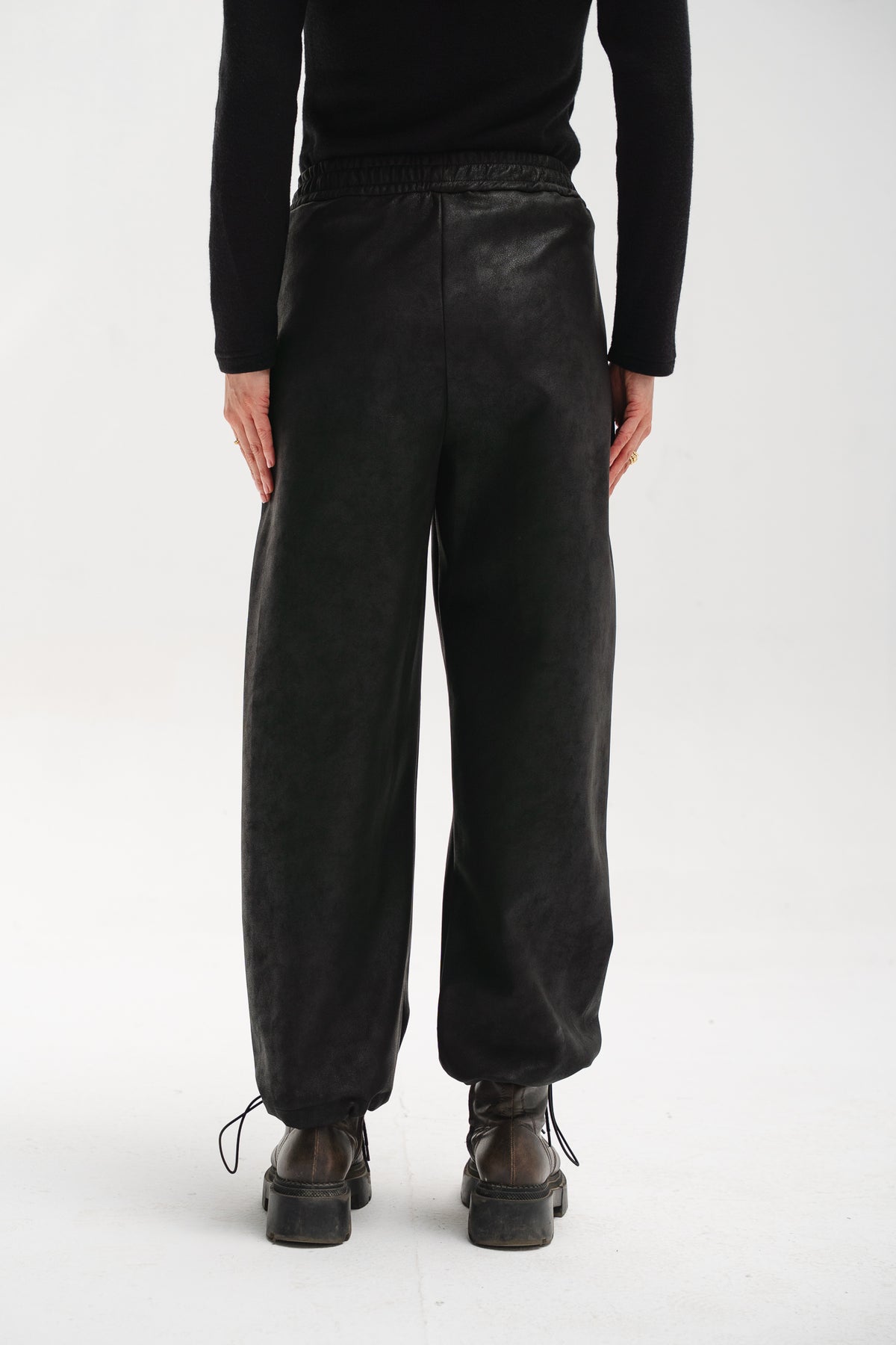 Balloon Leather Pants in Black