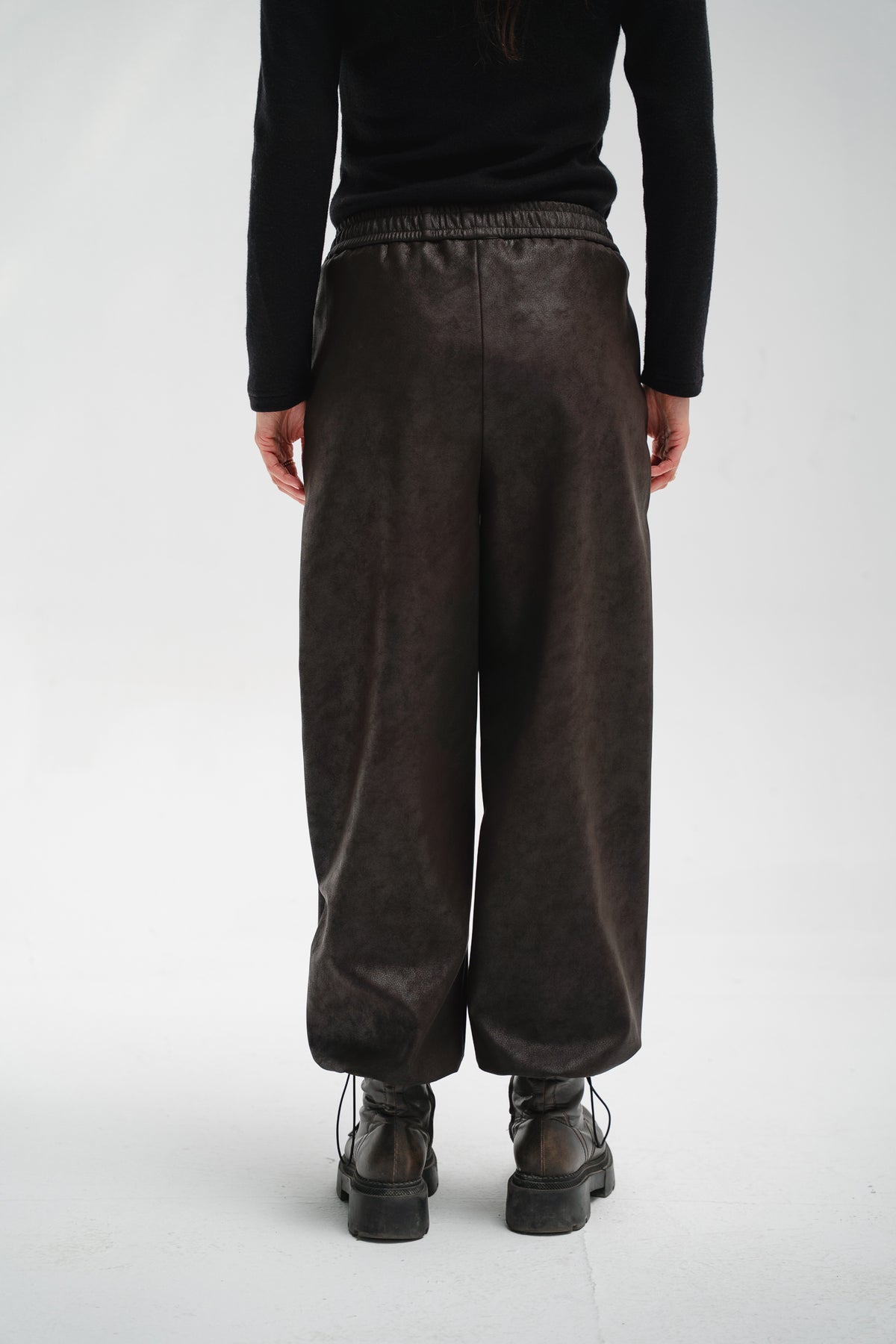 Balloon Leather Pants in Brown