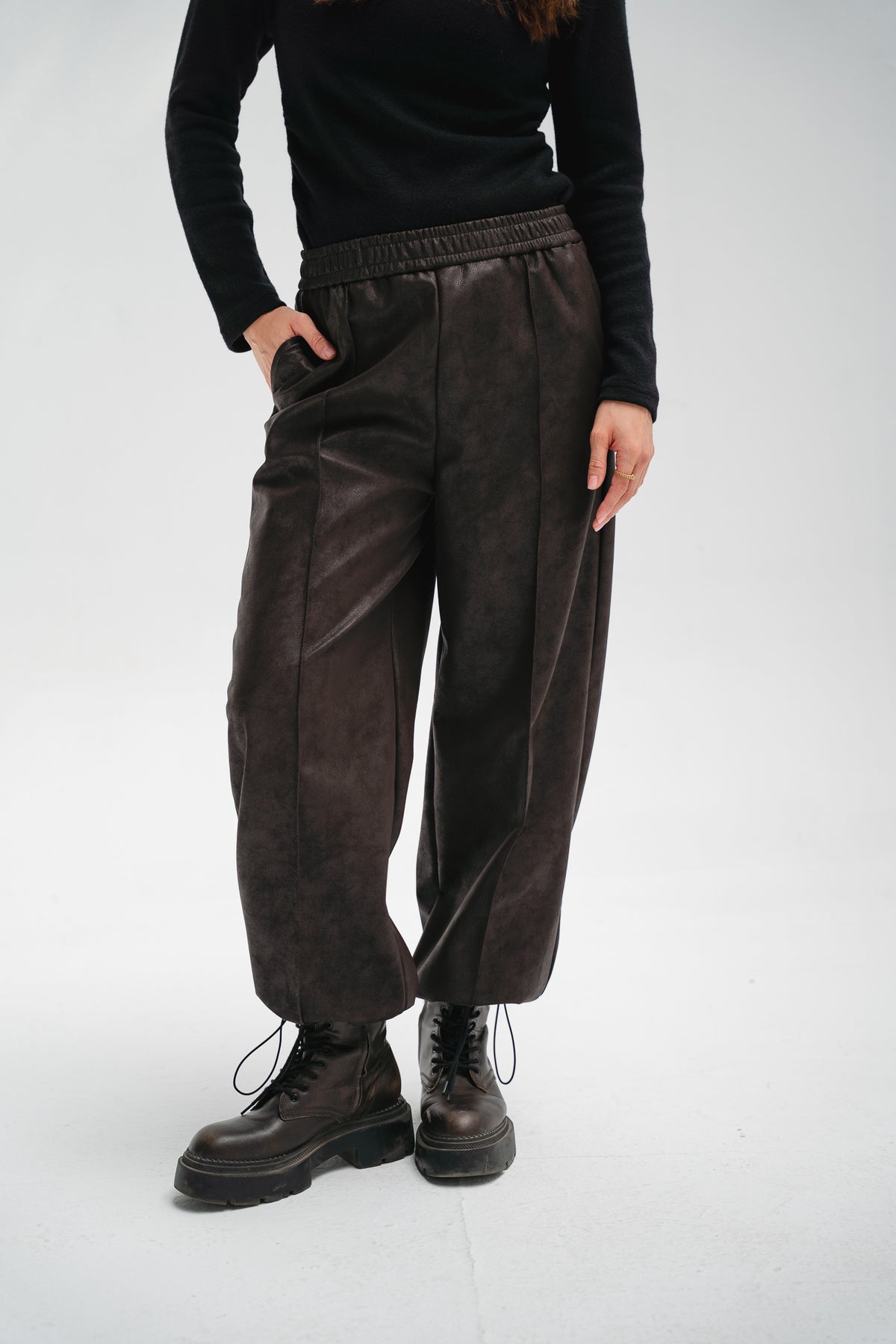 Balloon Leather Pants in Brown
