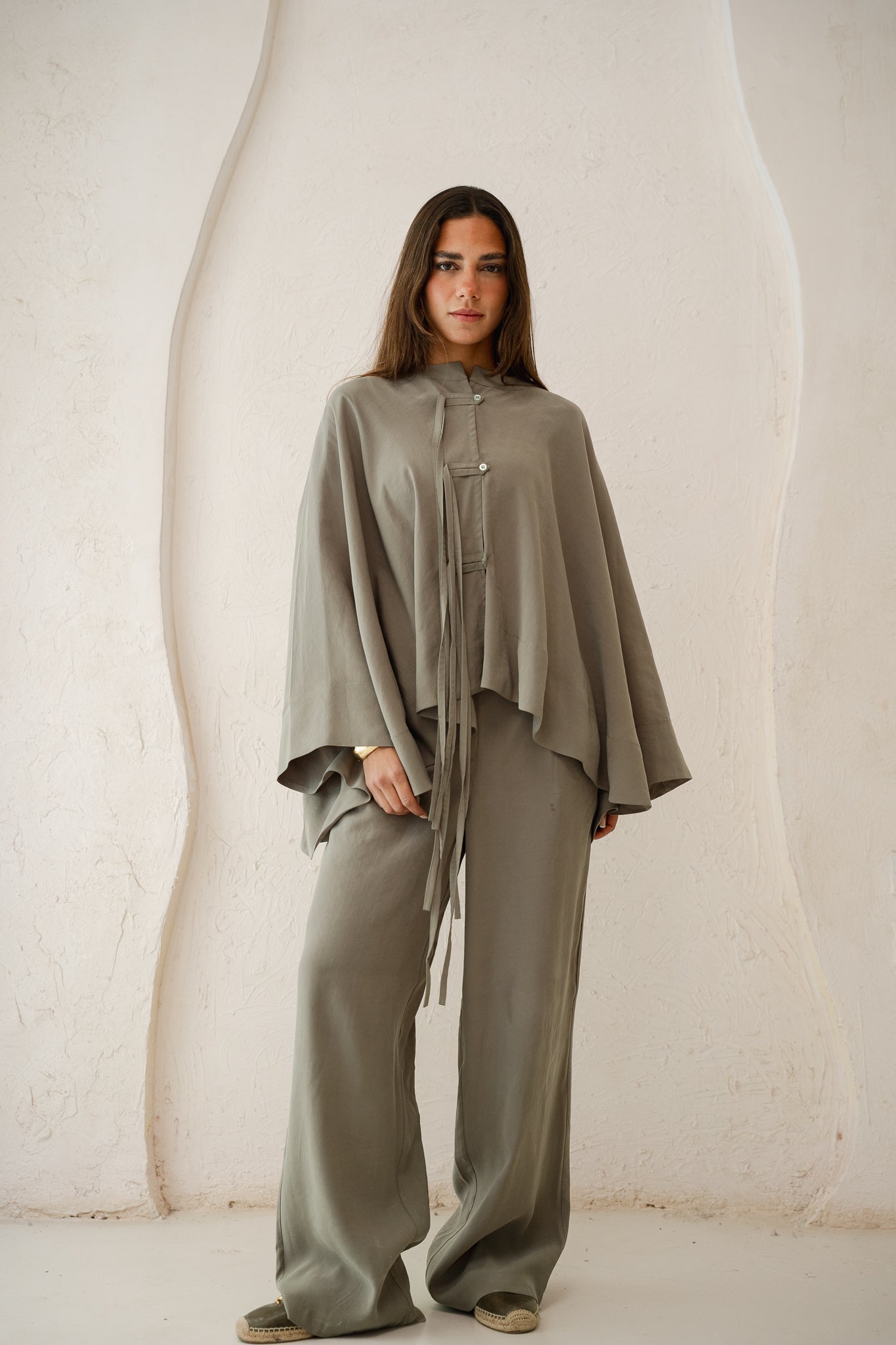The Delicate Set in Olive