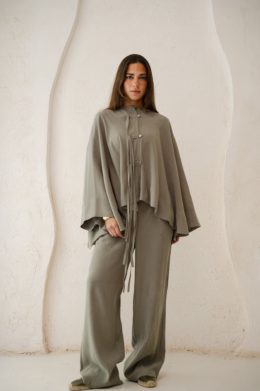 The Delicate Set in Olive