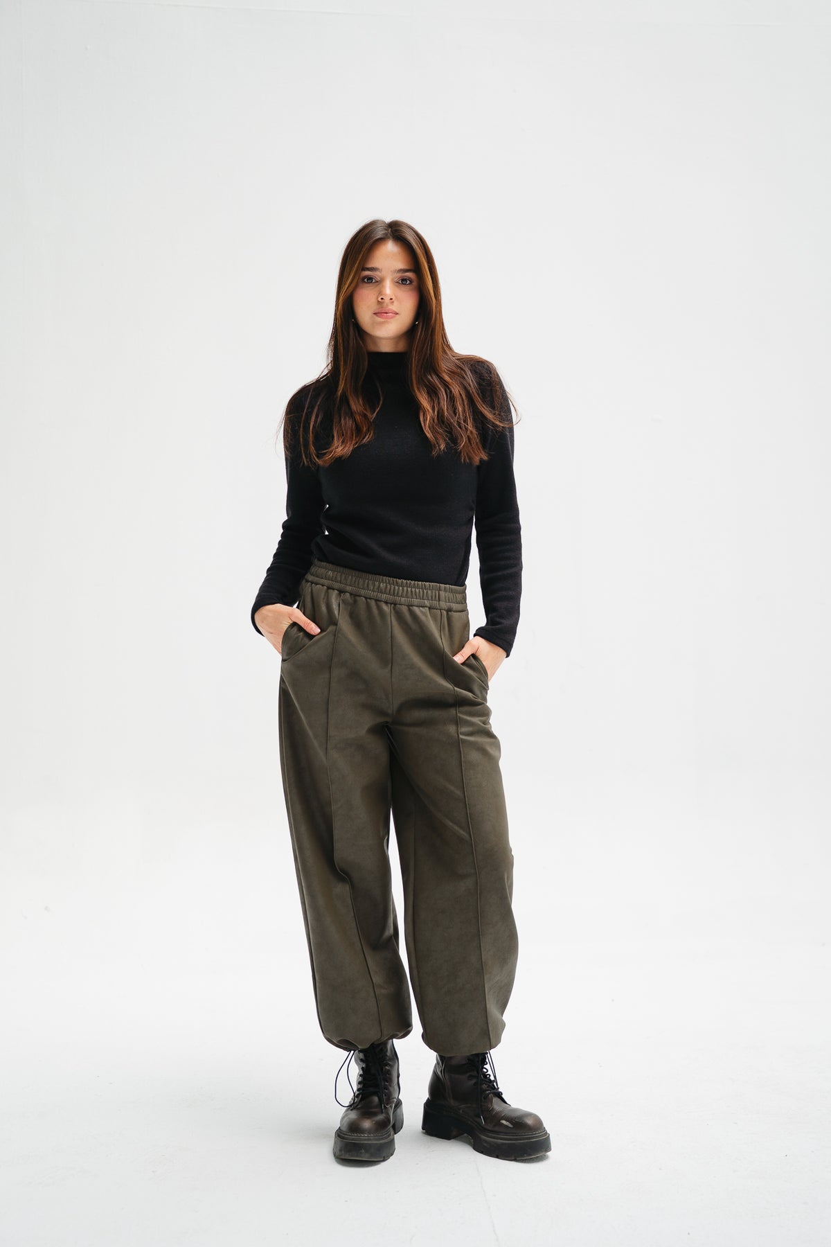 Balloon Leather Pants in Olive