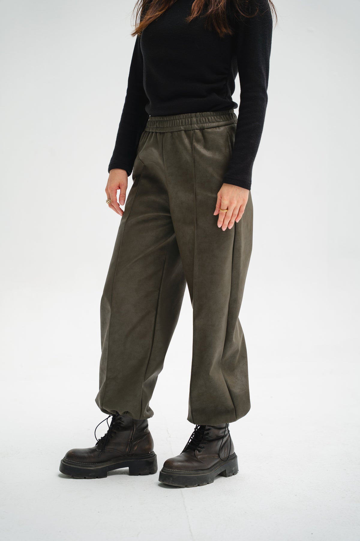 Balloon Leather Pants in Olive