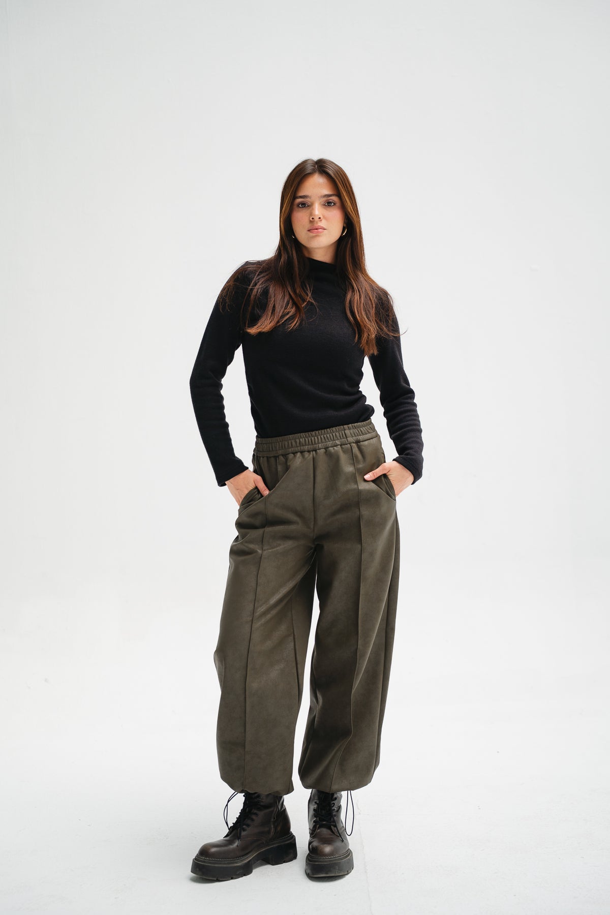 Balloon Leather Pants in Olive