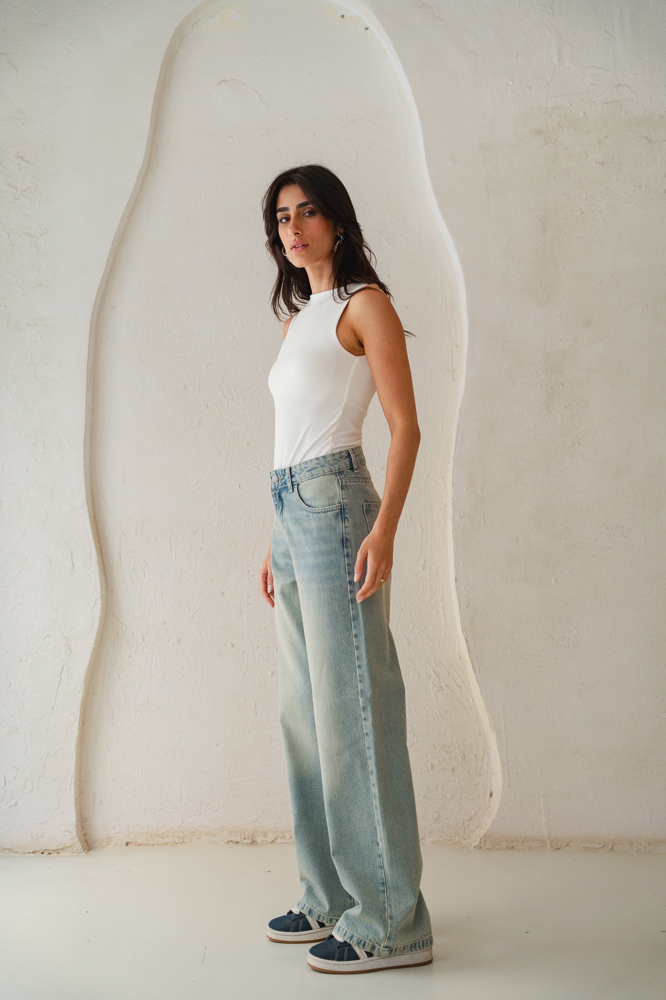 Mid Rise Straight Leg Denim - Light Wash