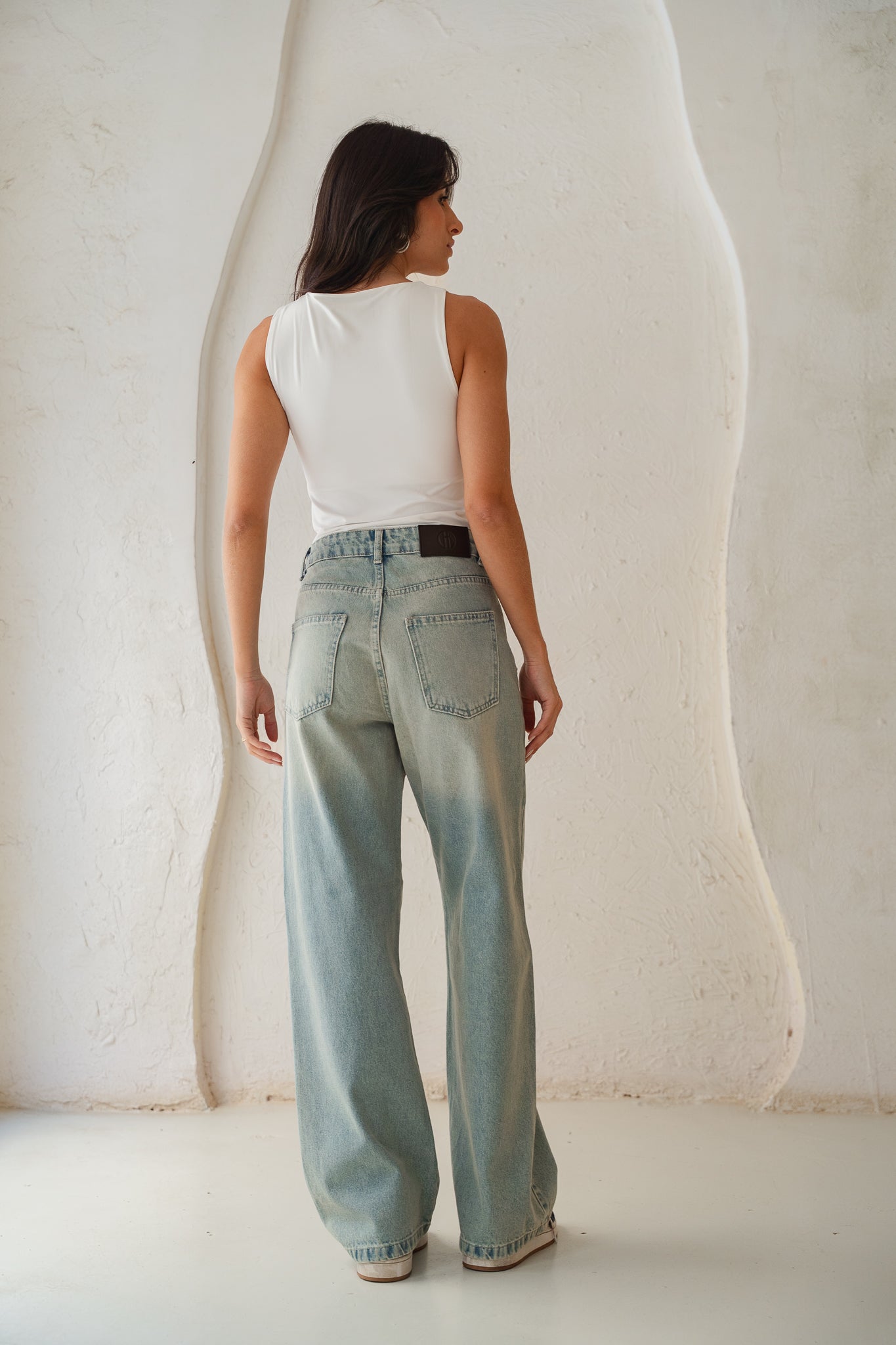 Mid Rise Straight Leg Denim - Light Wash