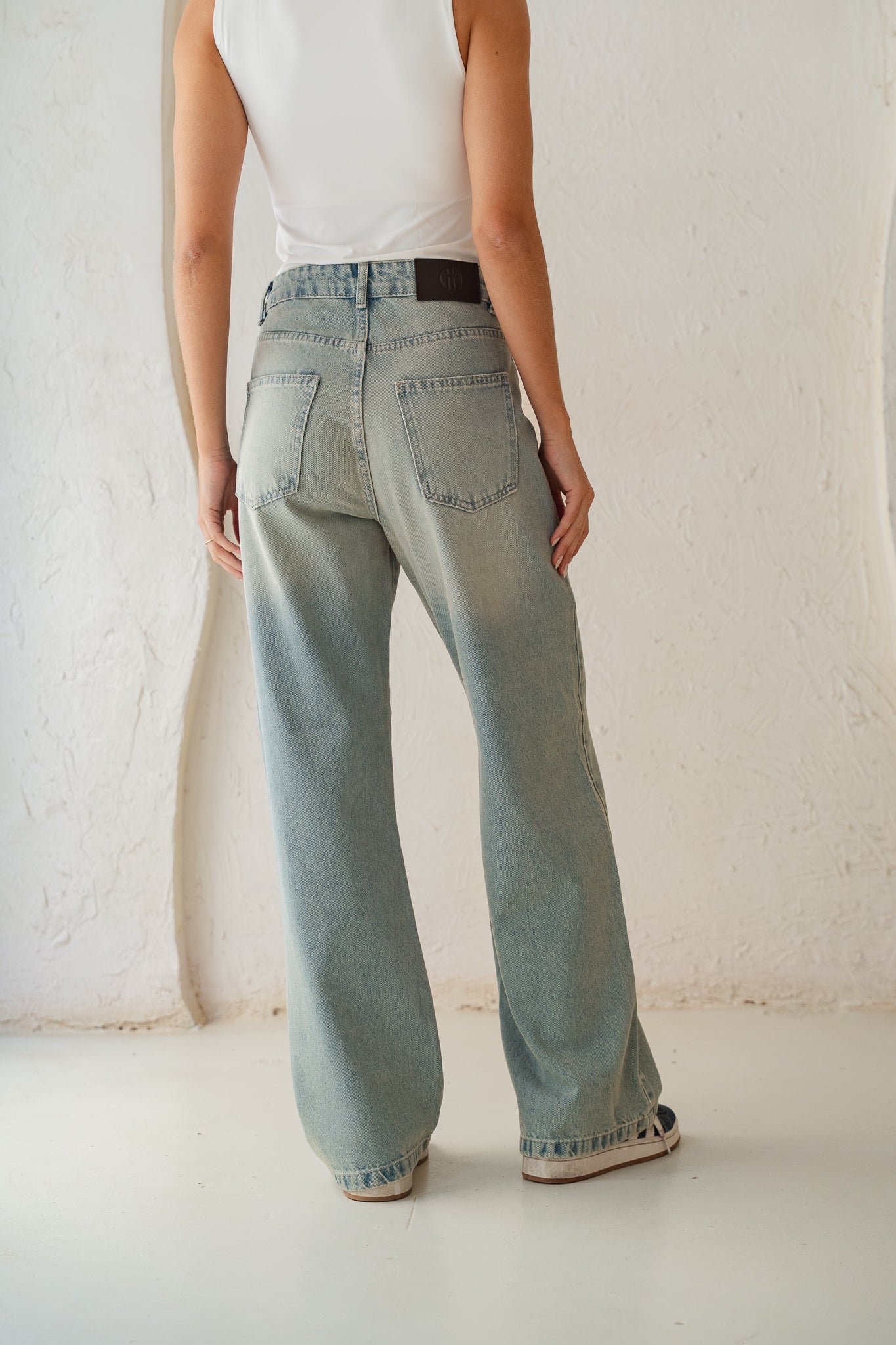 Mid Rise Straight Leg Denim - Light Wash