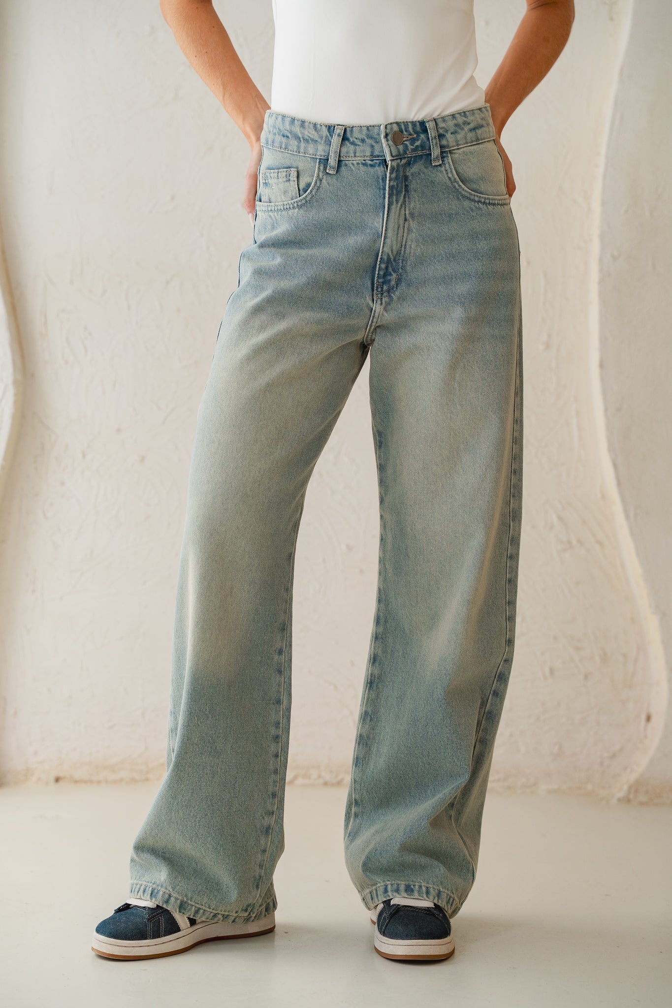 Mid Rise Straight Leg Denim - Light Wash