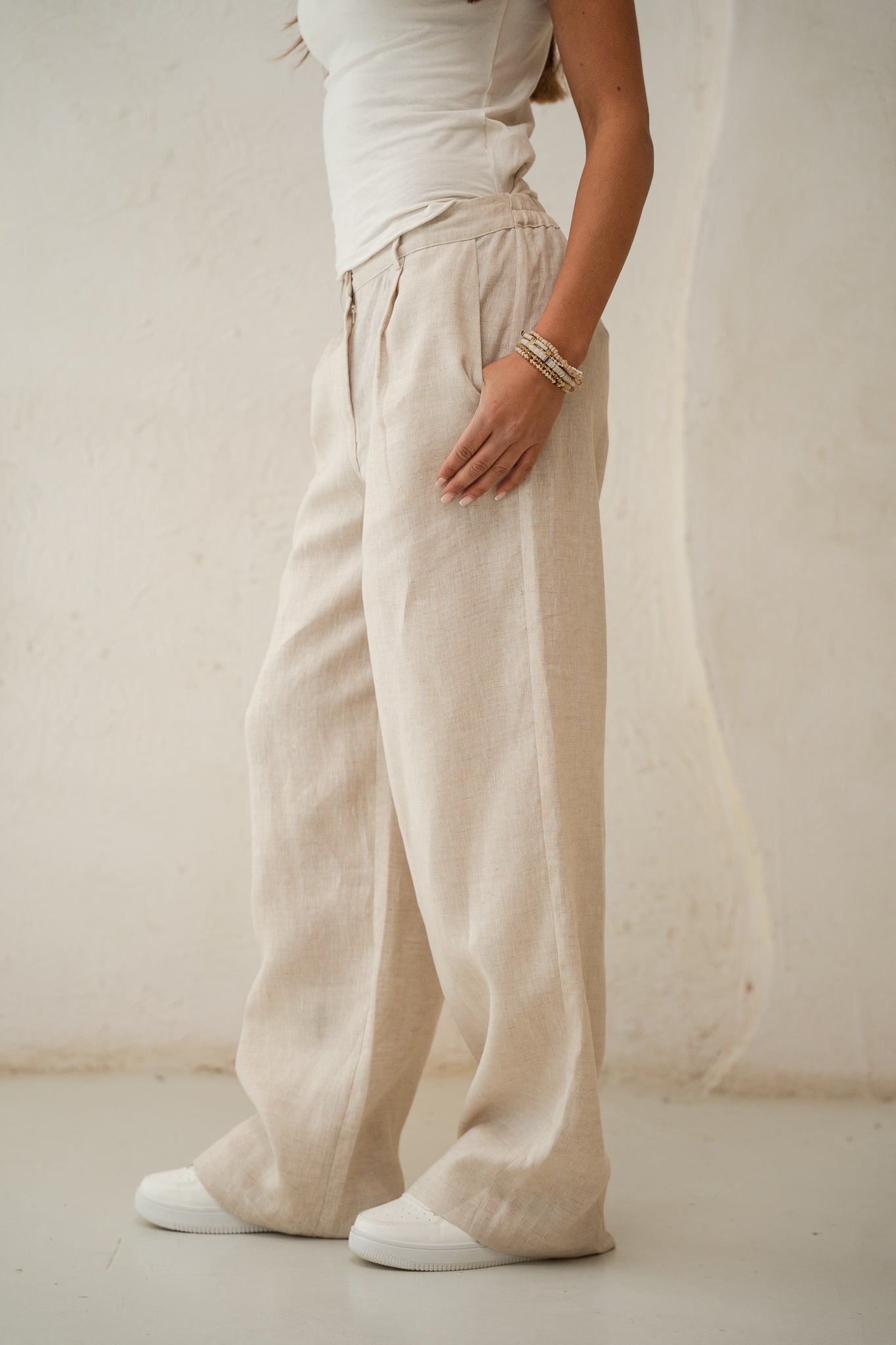 Tailored Linen Pants in Beige