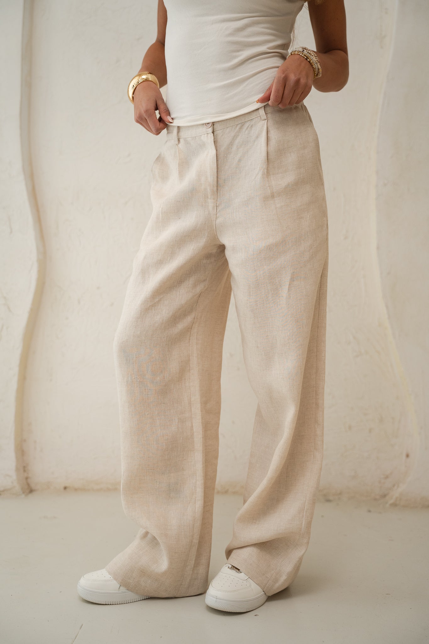 Tailored Linen Pants in Beige